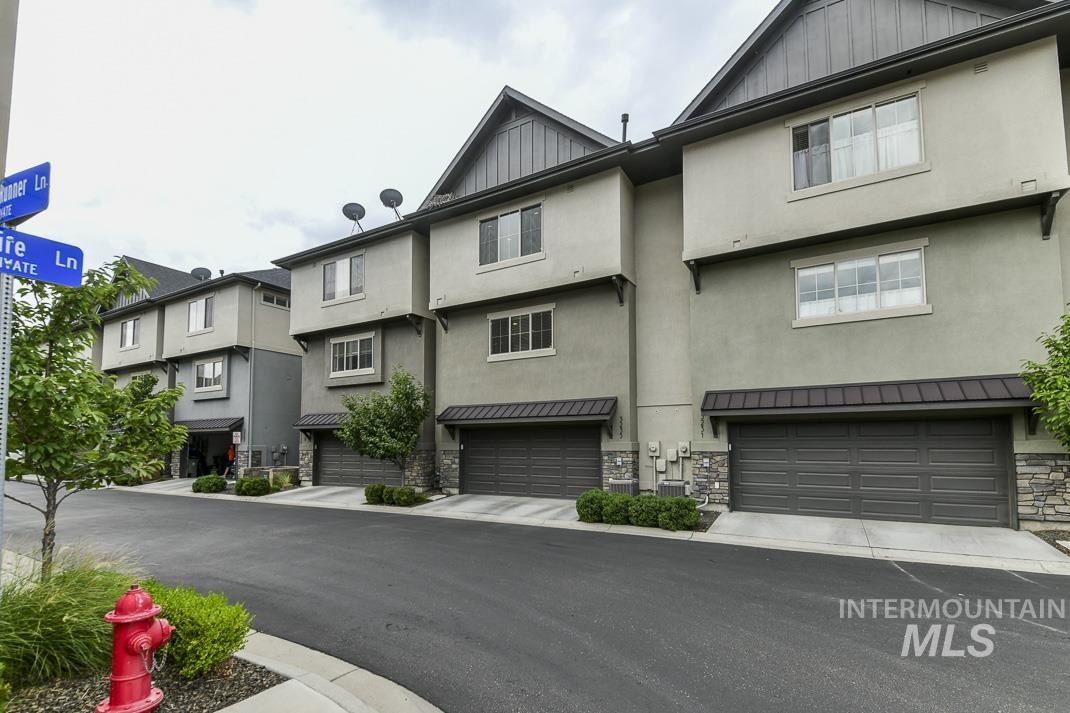 3235 E. Front Runner Lane, Boise, Idaho 83716, 3 Bedrooms, 2.5 Bathrooms, Residential For Sale, Price $800,000, 98961392