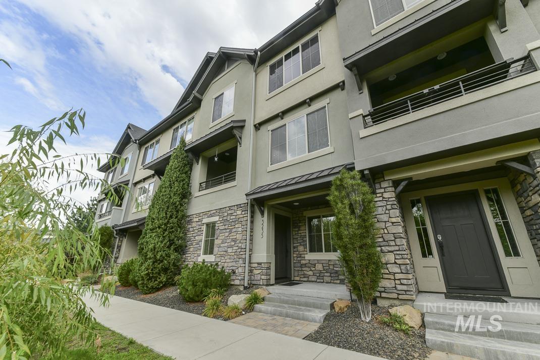 3235 E. Front Runner Lane, Boise, Idaho 83716, 3 Bedrooms, 2.5 Bathrooms, Residential For Sale, Price $800,000, 98961392