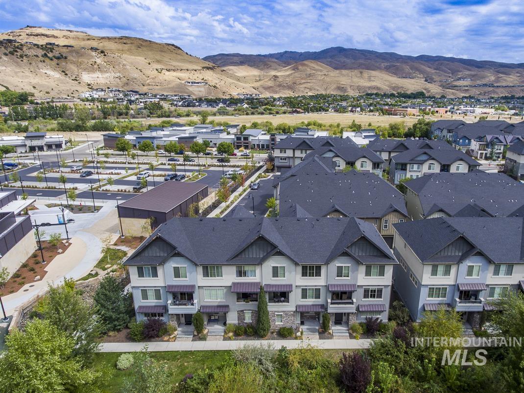 3235 E. Front Runner Lane, Boise, Idaho 83716, 3 Bedrooms, 2.5 Bathrooms, Residential For Sale, Price $800,000, 98961392