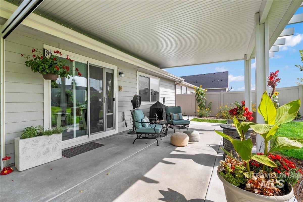 1271 E Whig Dr, Kuna, Idaho 83634, 3 Bedrooms, 2 Bathrooms, Residential For Sale, Price $439,900, 98961395