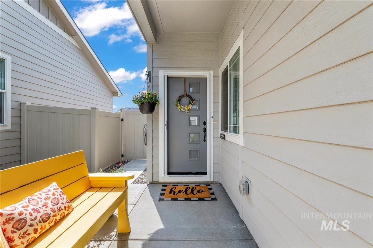 1271 E Whig Dr, Kuna, Idaho 83634, 3 Bedrooms, 2 Bathrooms, Residential For Sale, Price $439,900, 98961395