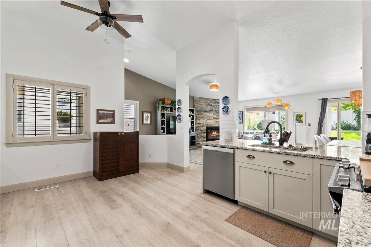 1271 E Whig Dr, Kuna, Idaho 83634, 3 Bedrooms, 2 Bathrooms, Residential For Sale, Price $439,900, 98961395