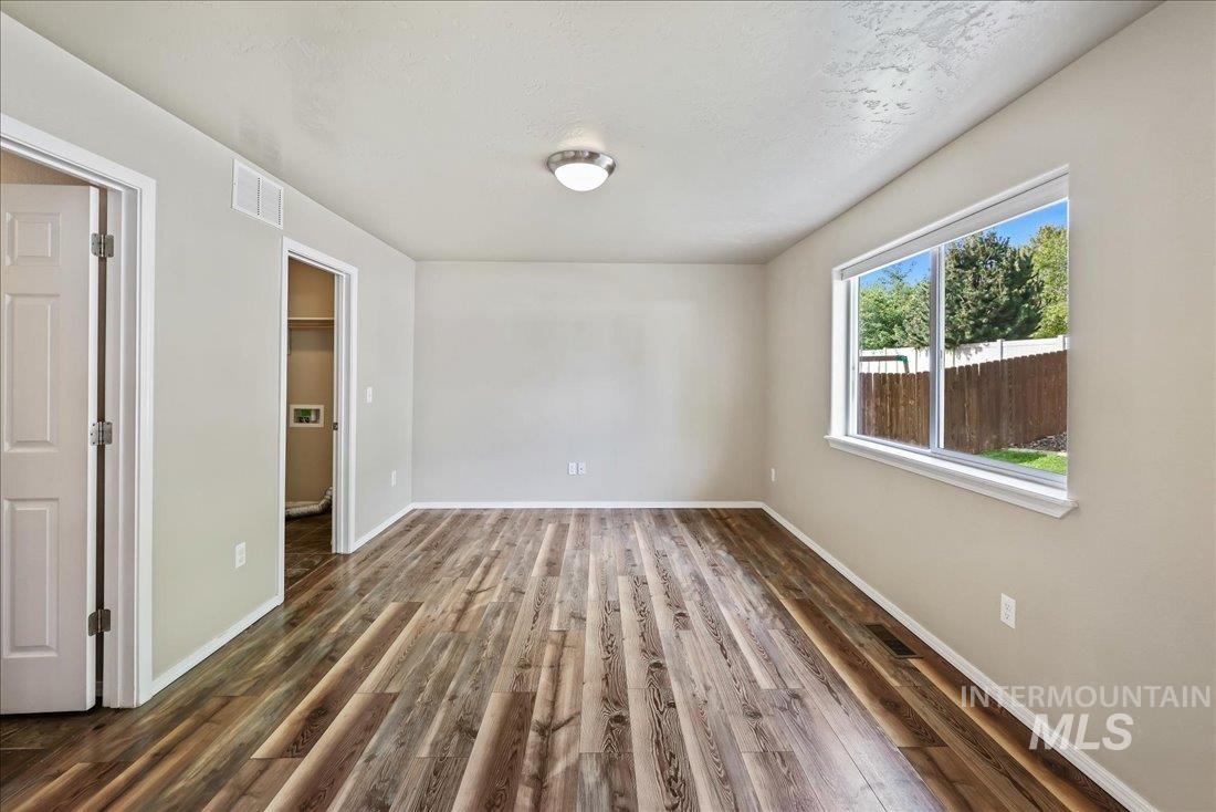 5759 S Moon Land Ave., Boise, Idaho 83709, 4 Bedrooms, 2.5 Bathrooms, Residential For Sale, Price $435,000, 98961400