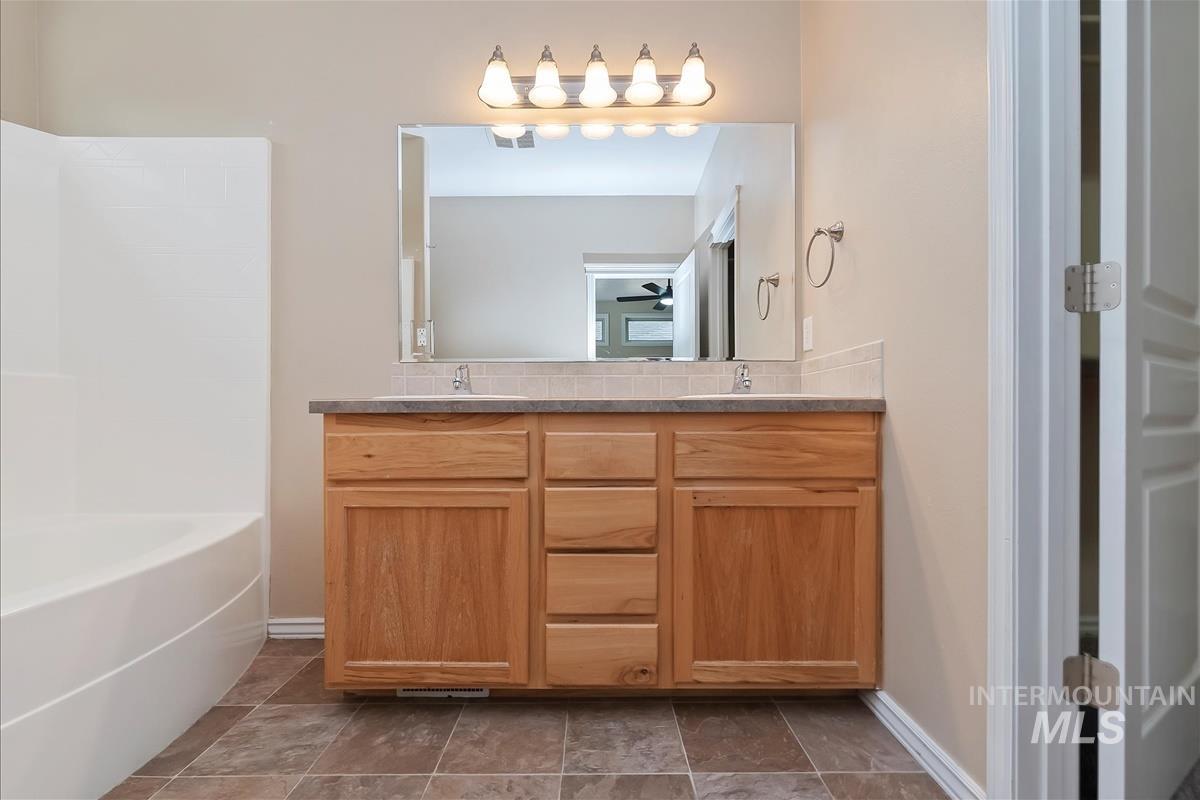 1024 S Eagle Rock Pl, Eagle, Idaho 83616, 4 Bedrooms, 2 Bathrooms, Residential For Sale, Price $499,900, 98961401