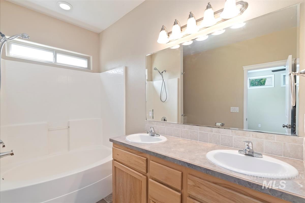1024 S Eagle Rock Pl, Eagle, Idaho 83616, 4 Bedrooms, 2 Bathrooms, Residential For Sale, Price $499,900, 98961401