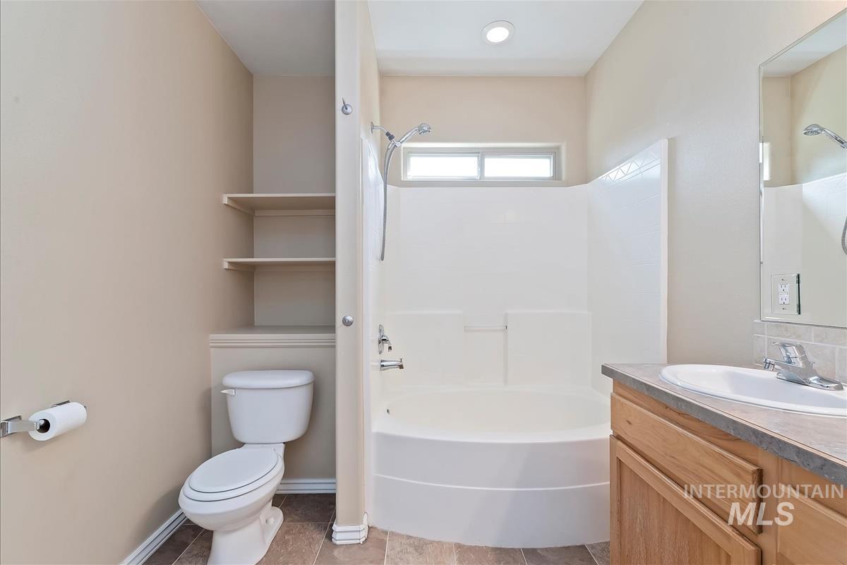 1024 S Eagle Rock Pl, Eagle, Idaho 83616, 4 Bedrooms, 2 Bathrooms, Residential For Sale, Price $499,900, 98961401