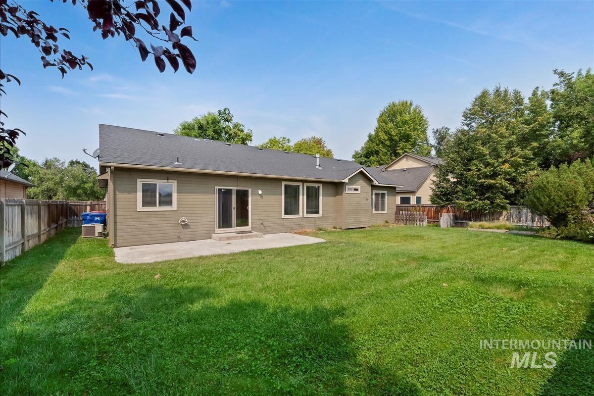 1024 S Eagle Rock Pl, Eagle, Idaho 83616, 4 Bedrooms, 2 Bathrooms, Residential For Sale, Price $499,900, 98961401