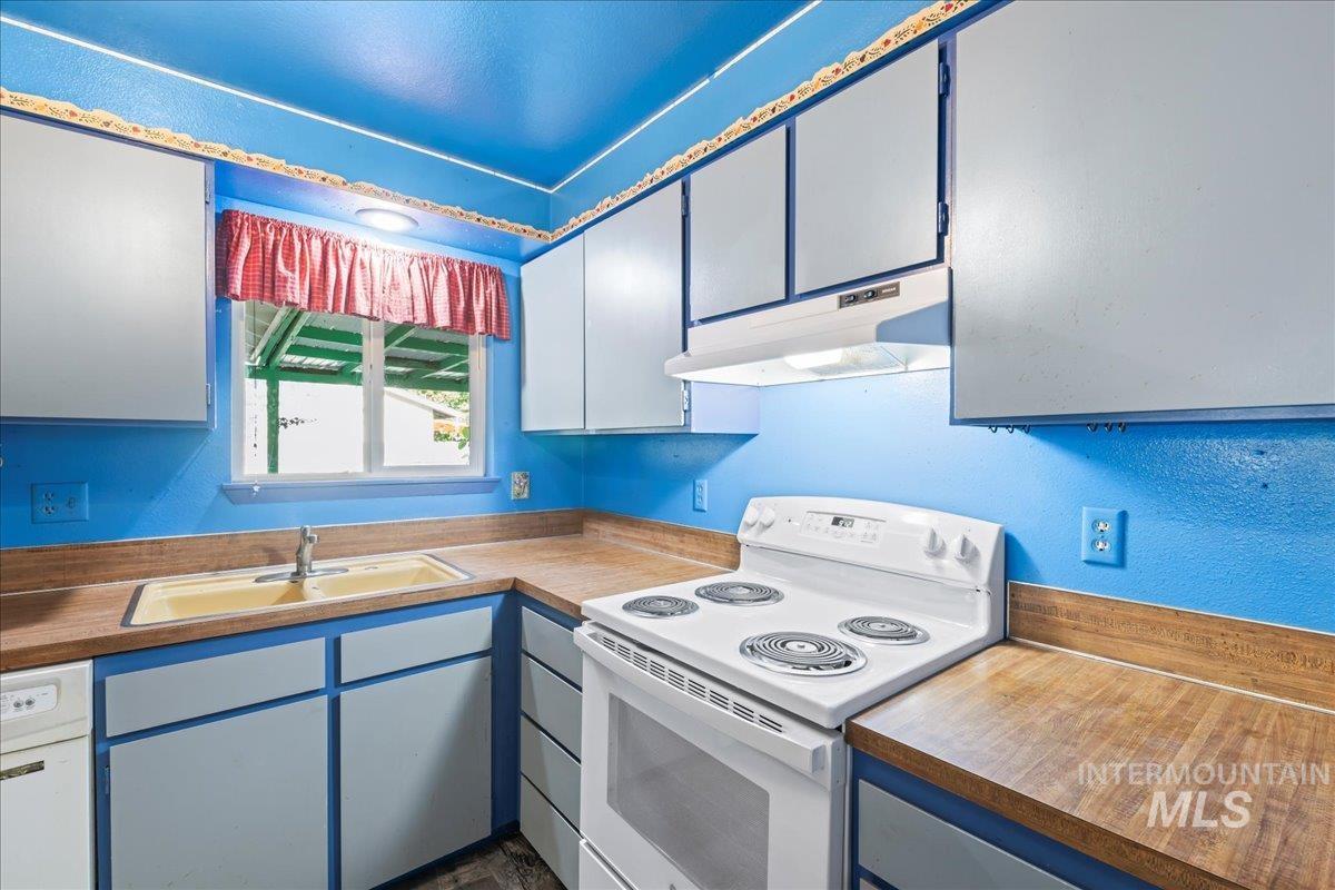 8244 W Holbrook St, Boise, Idaho 83704, 3 Bedrooms, 1 Bathroom, Residential For Sale, Price $325,000, 98961403
