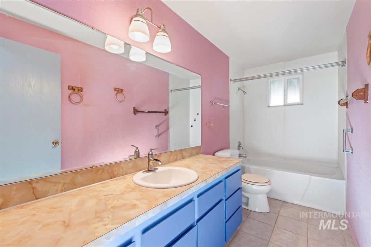 8244 W Holbrook St, Boise, Idaho 83704, 3 Bedrooms, 1 Bathroom, Residential For Sale, Price $325,000, 98961403