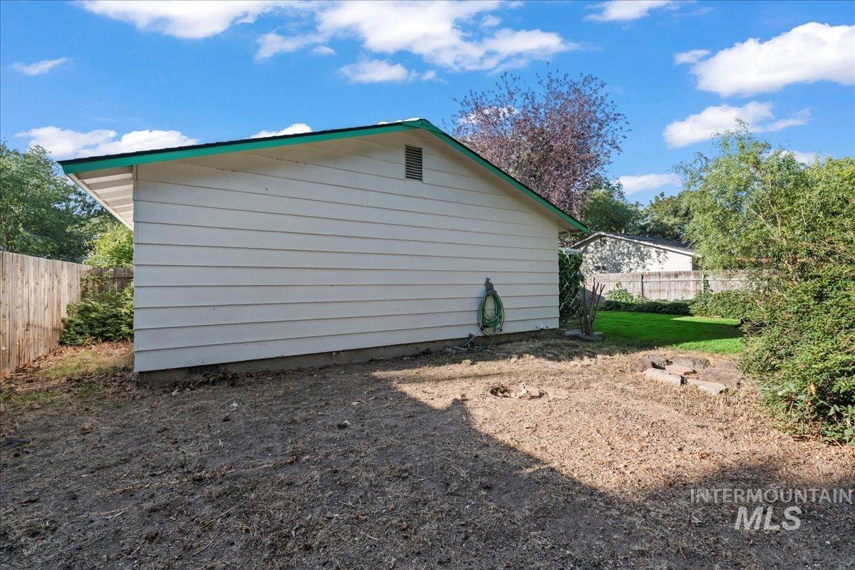 8244 W Holbrook St, Boise, Idaho 83704, 3 Bedrooms, 1 Bathroom, Residential For Sale, Price $325,000, 98961403