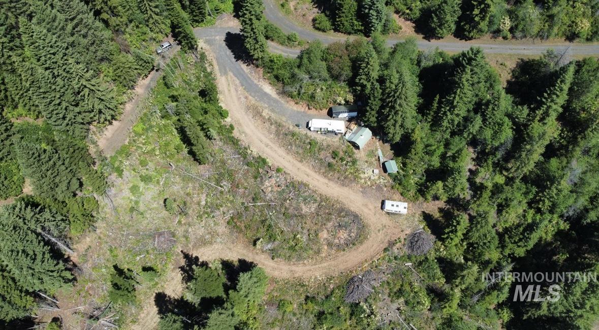 Aerial view of property and surrounding area