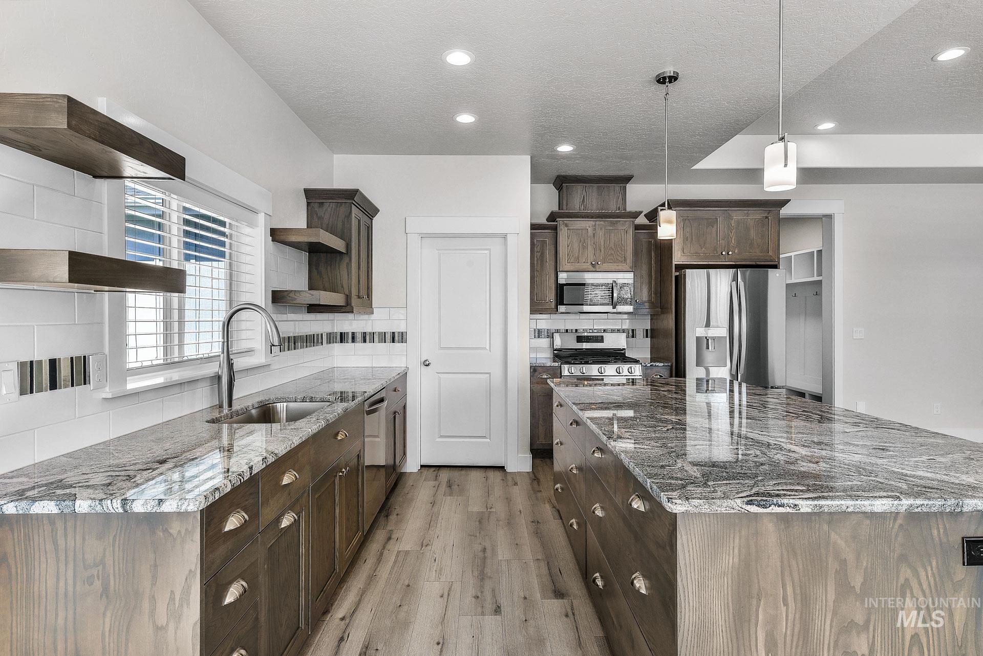 20139 Carbondale Ave, Caldwell, Idaho 83605, 4 Bedrooms, 2.5 Bathrooms, Residential For Sale, Price $569,000, 98961415