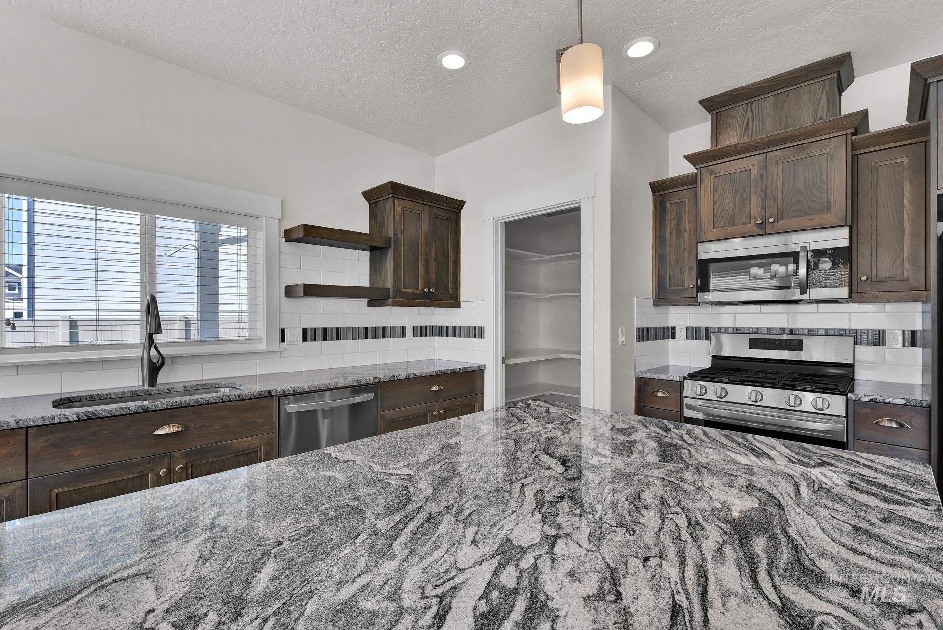 20139 Carbondale Ave, Caldwell, Idaho 83605, 4 Bedrooms, 2.5 Bathrooms, Residential For Sale, Price $569,000, 98961415