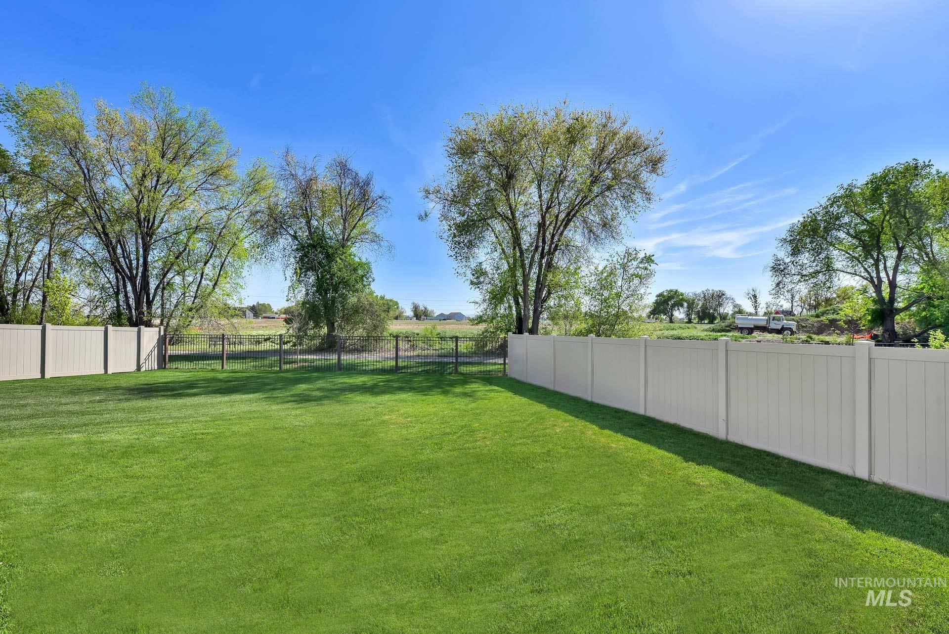 20139 Carbondale Ave, Caldwell, Idaho 83605, 4 Bedrooms, 2.5 Bathrooms, Residential For Sale, Price $569,000, 98961415