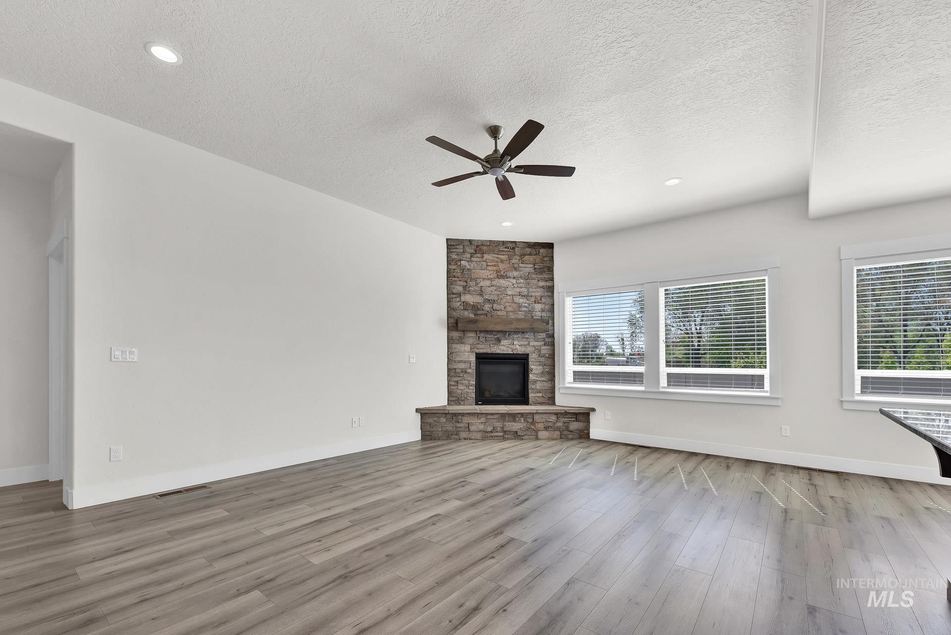 20139 Carbondale Ave, Caldwell, Idaho 83605, 4 Bedrooms, 2.5 Bathrooms, Residential For Sale, Price $569,000, 98961415