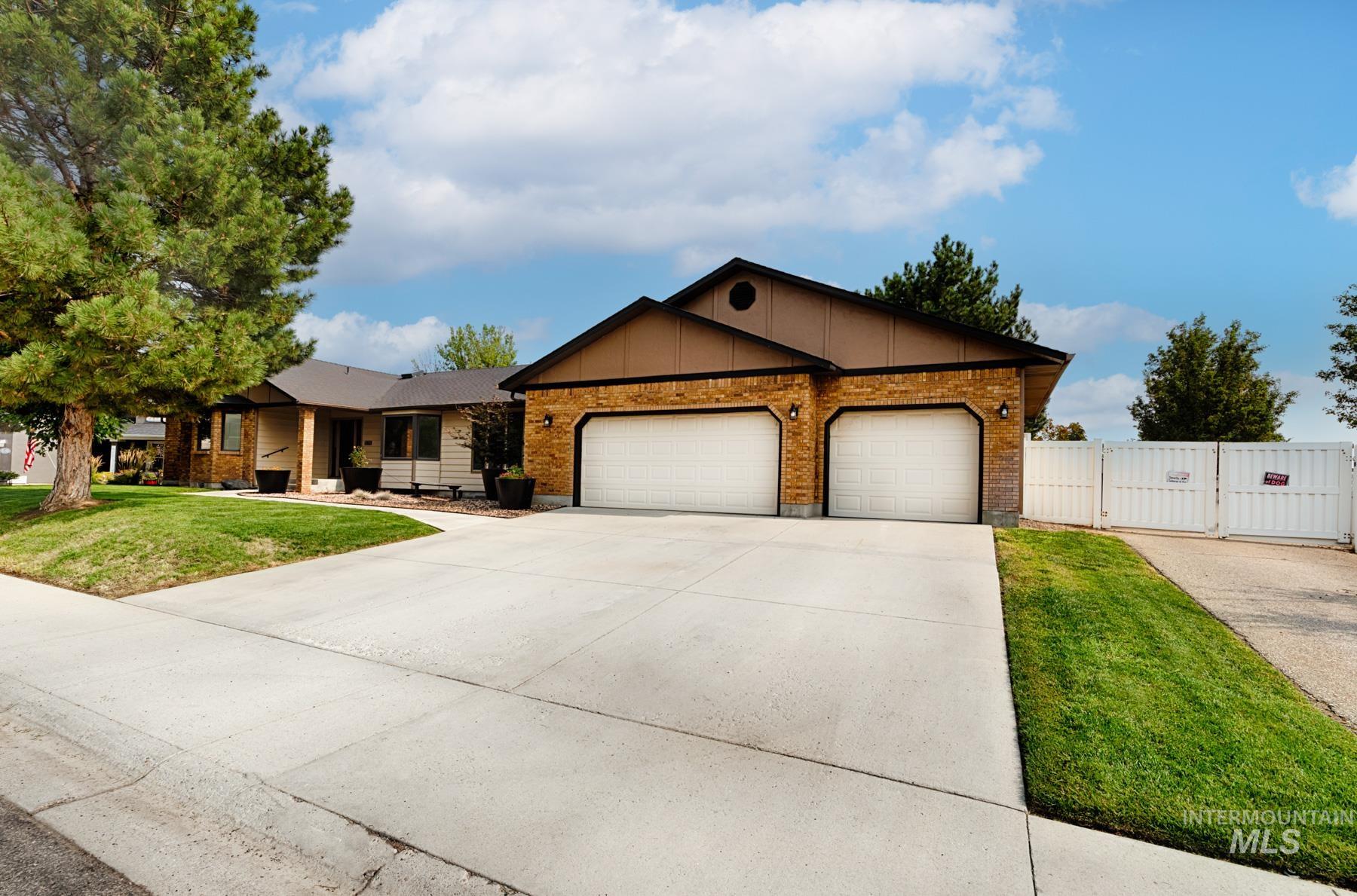 1276 N Cambrick Dr, Kuna, Idaho 83634, 6 Bedrooms, 4 Bathrooms, Residential For Sale, Price $735,000, 98961416