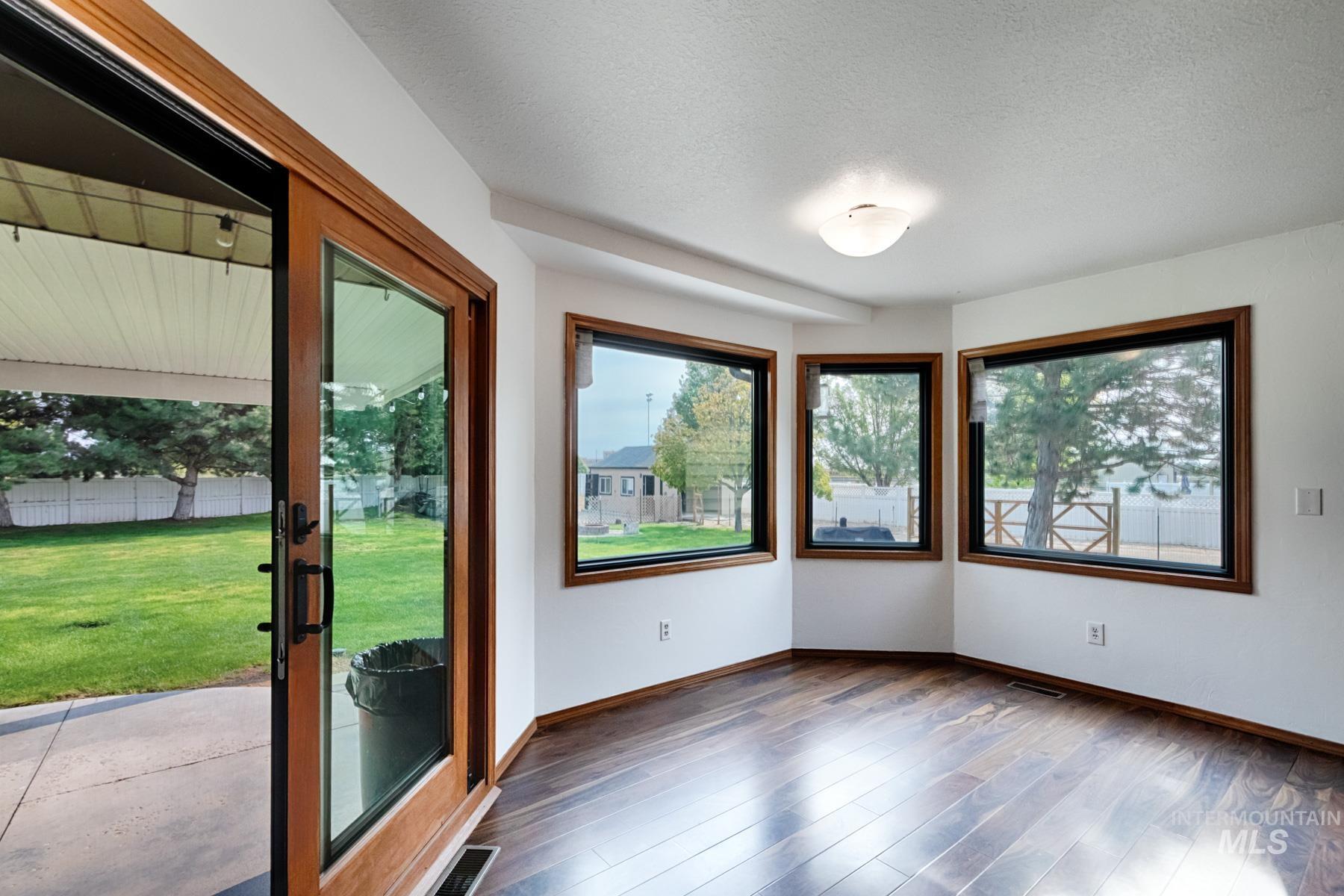 1276 N Cambrick Dr, Kuna, Idaho 83634, 6 Bedrooms, 4 Bathrooms, Residential For Sale, Price $735,000, 98961416