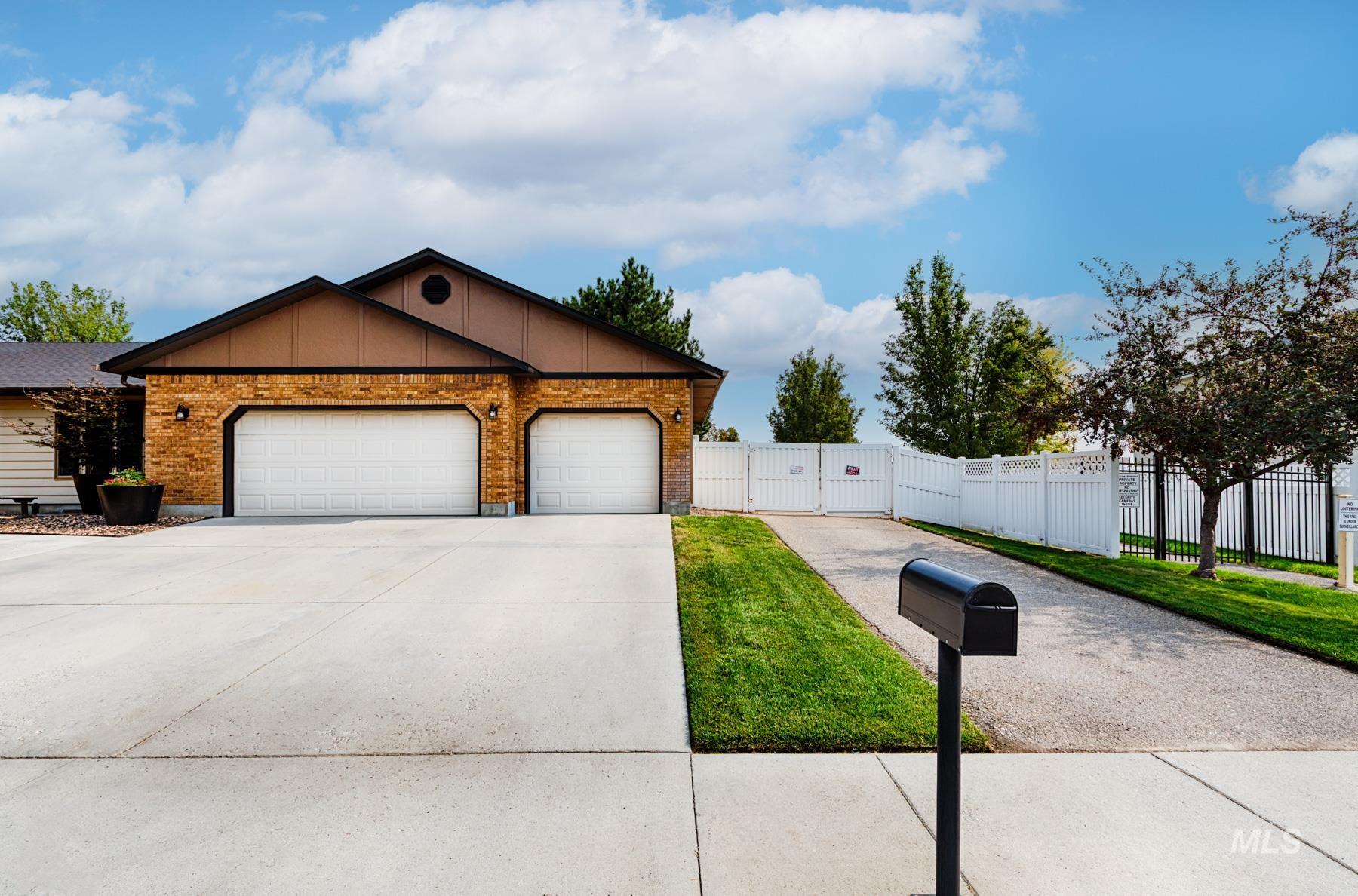 1276 N Cambrick Dr, Kuna, Idaho 83634, 6 Bedrooms, 4 Bathrooms, Residential For Sale, Price $735,000, 98961416