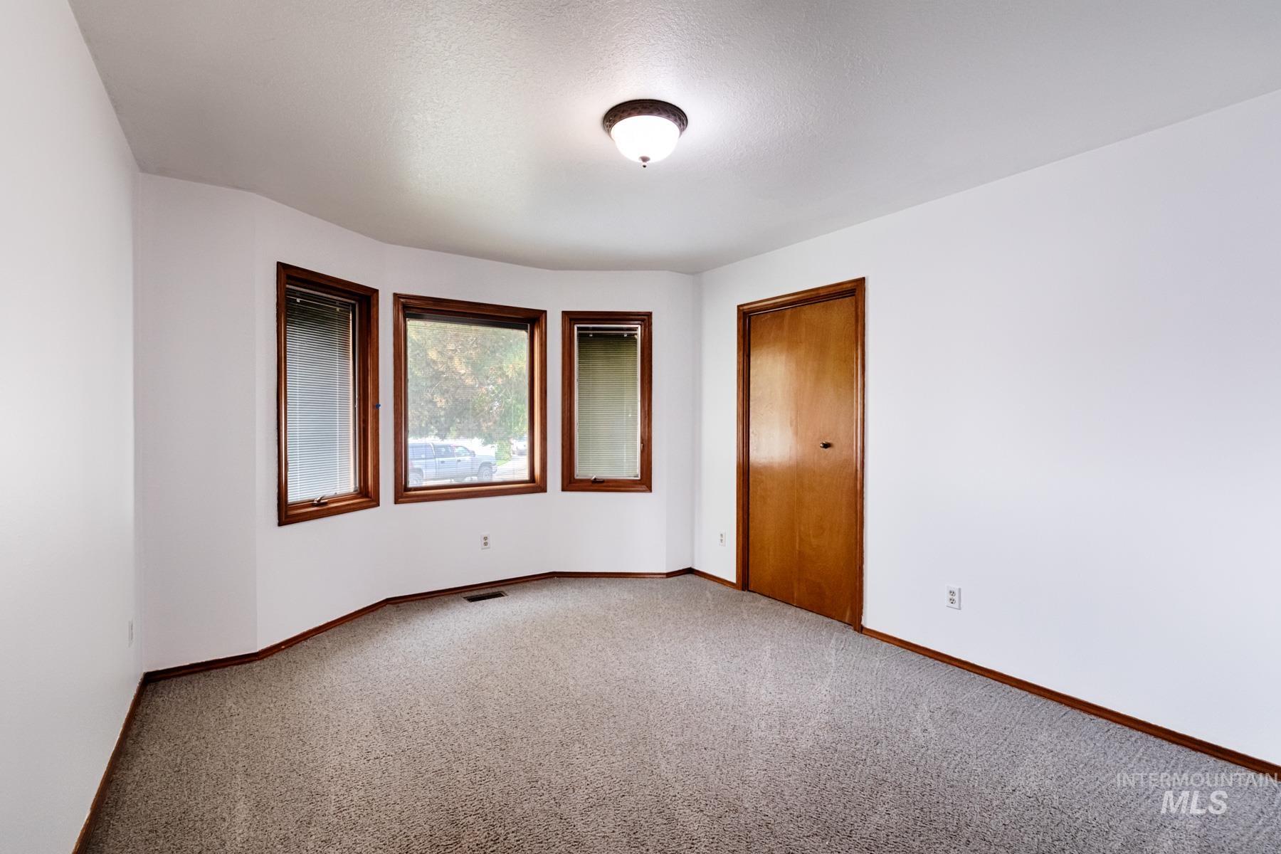 1276 N Cambrick Dr, Kuna, Idaho 83634, 6 Bedrooms, 4 Bathrooms, Residential For Sale, Price $735,000, 98961416