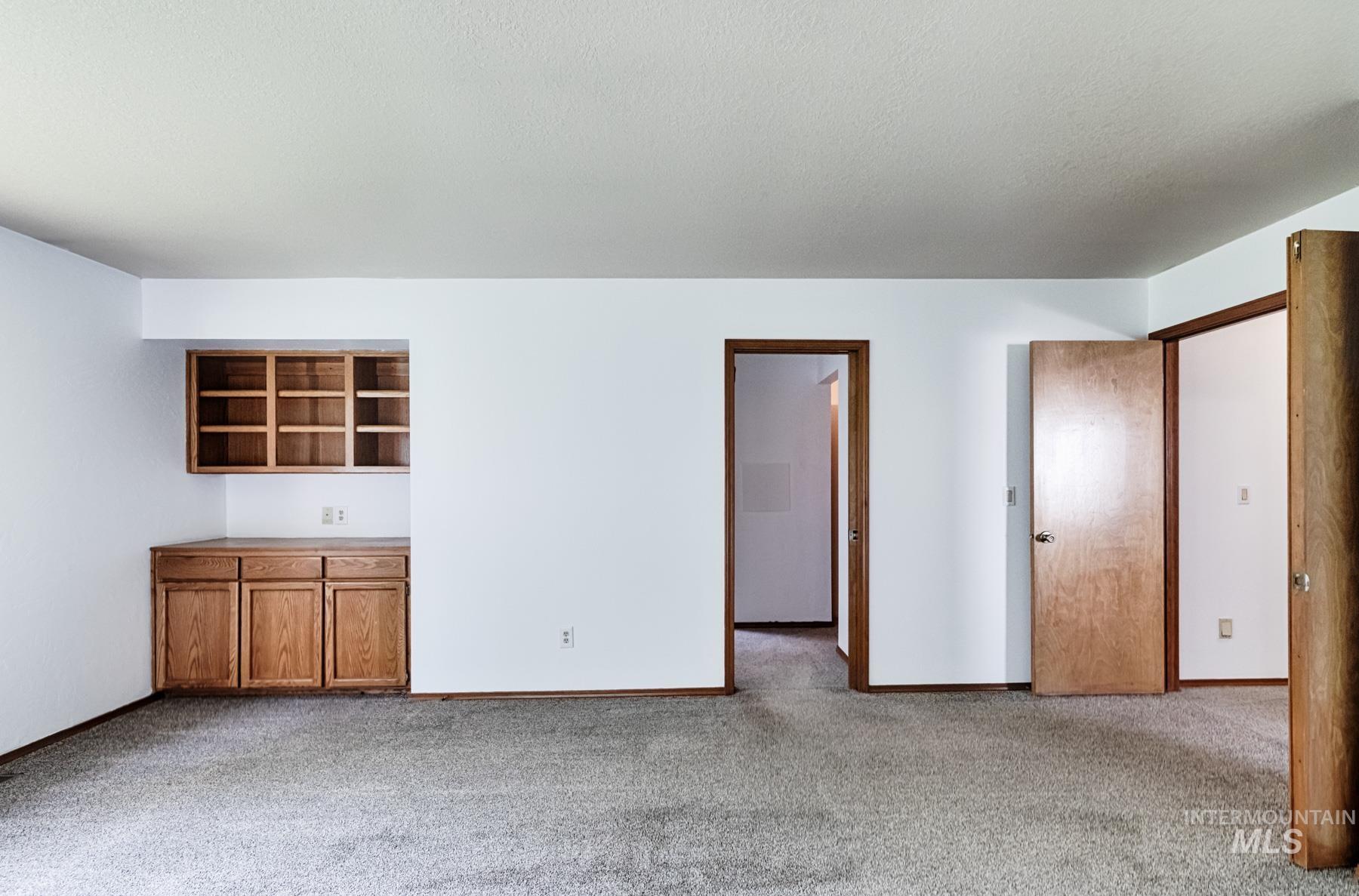 1276 N Cambrick Dr, Kuna, Idaho 83634, 6 Bedrooms, 4 Bathrooms, Residential For Sale, Price $735,000, 98961416
