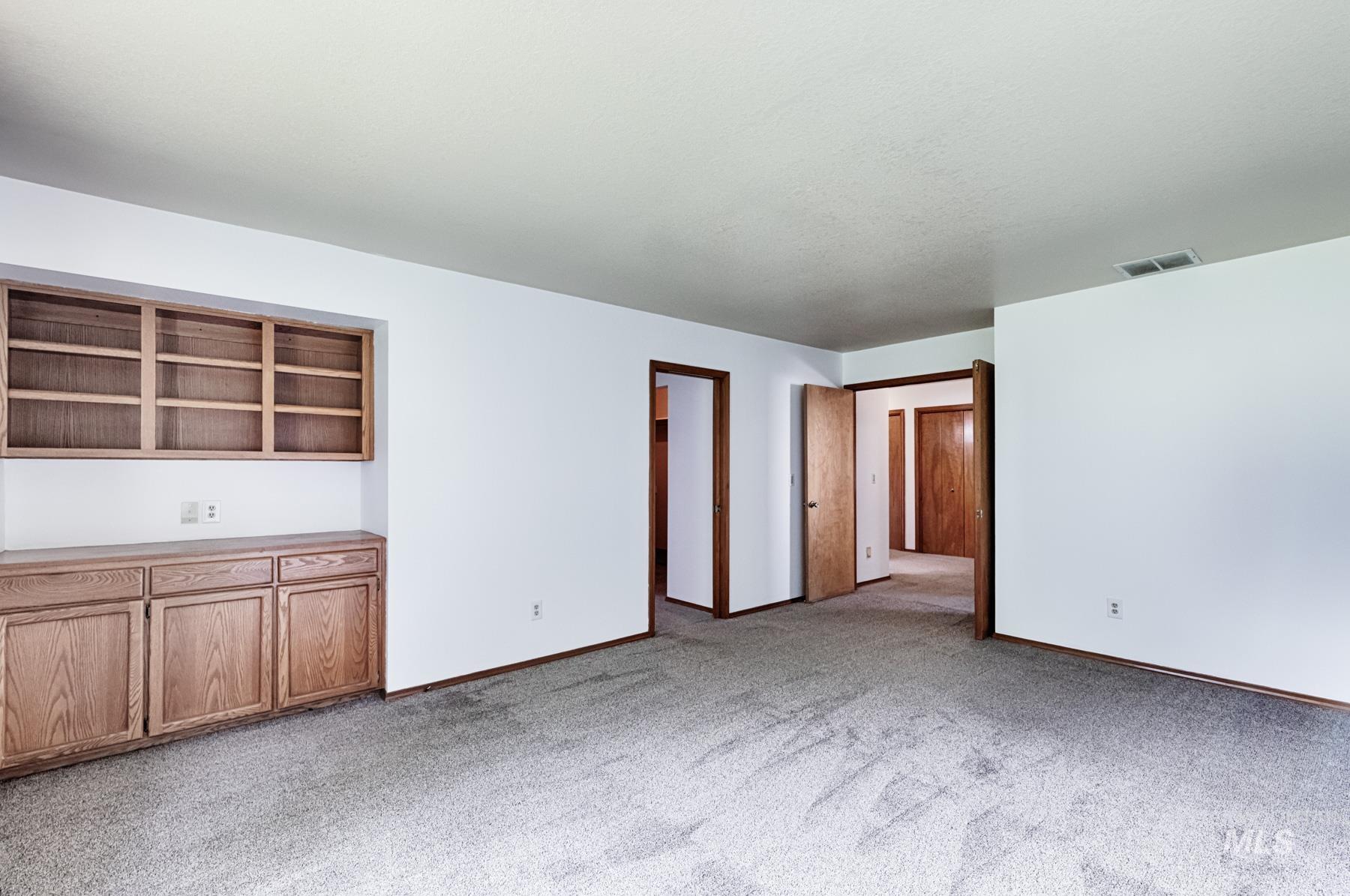 1276 N Cambrick Dr, Kuna, Idaho 83634, 6 Bedrooms, 4 Bathrooms, Residential For Sale, Price $735,000, 98961416