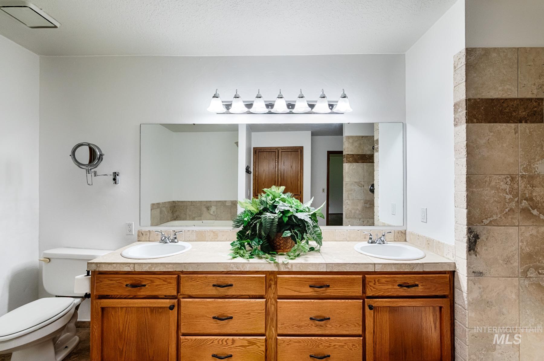 1276 N Cambrick Dr, Kuna, Idaho 83634, 6 Bedrooms, 4 Bathrooms, Residential For Sale, Price $735,000, 98961416