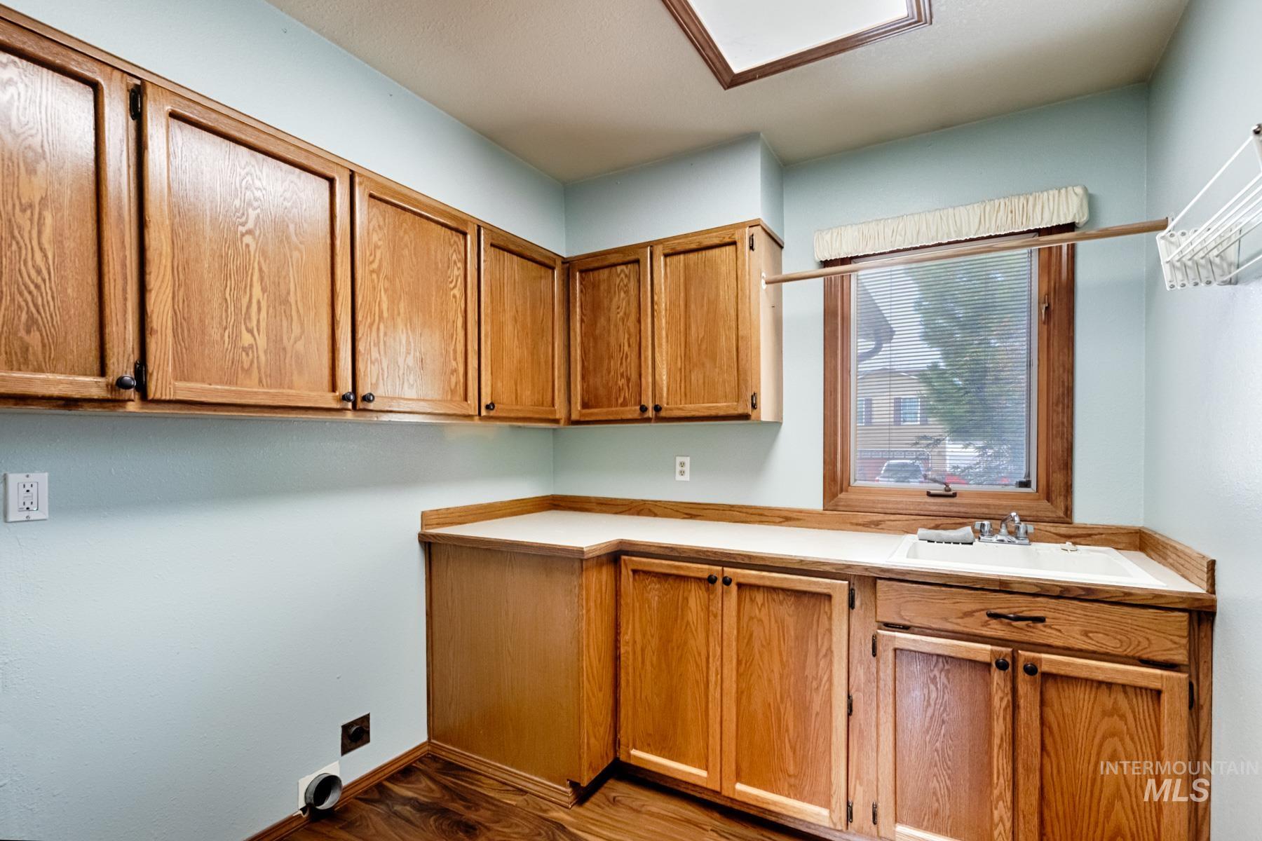 1276 N Cambrick Dr, Kuna, Idaho 83634, 6 Bedrooms, 4 Bathrooms, Residential For Sale, Price $735,000, 98961416
