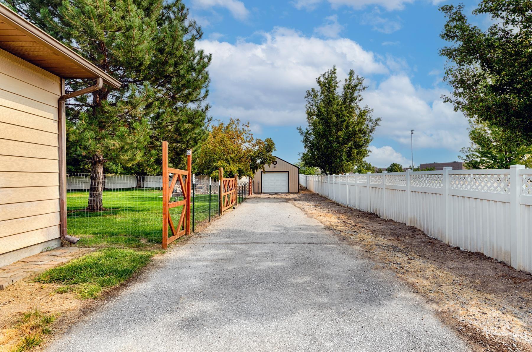 1276 N Cambrick Dr, Kuna, Idaho 83634, 6 Bedrooms, 4 Bathrooms, Residential For Sale, Price $735,000, 98961416