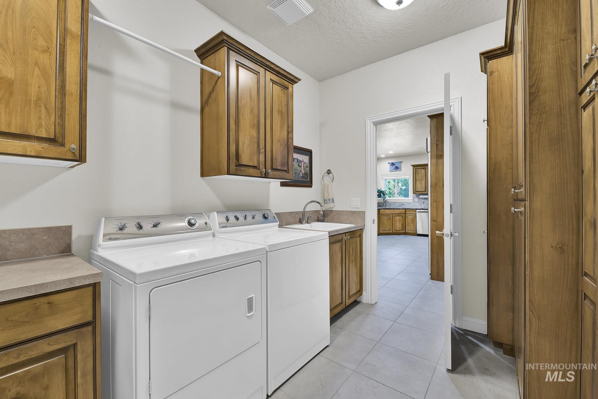 12306 Whitechapel Way, Nampa, Idaho 83686, 4 Bedrooms, 3.5 Bathrooms, Residential For Sale, Price $939,500, 98961420