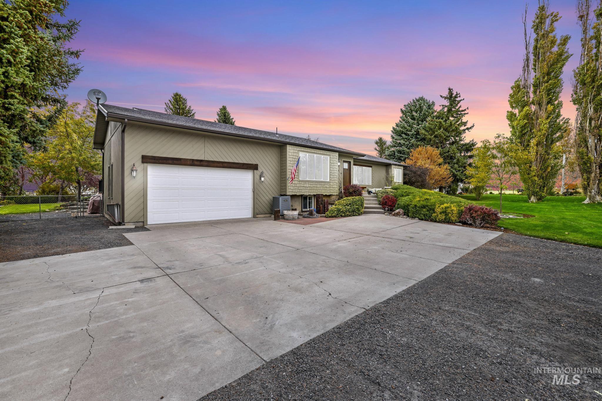 3426B E 4000 N, Kimberly, Idaho 83341, 5 Bedrooms, 3 Bathrooms, Residential For Sale, Price $659,900, 98961428