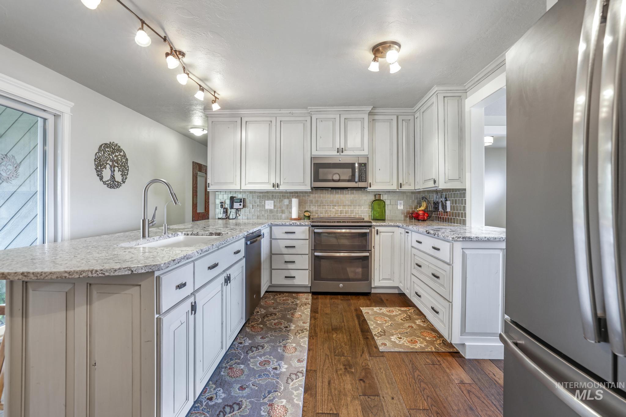 3426B E 4000 N, Kimberly, Idaho 83341, 5 Bedrooms, 3 Bathrooms, Residential For Sale, Price $659,900, 98961428