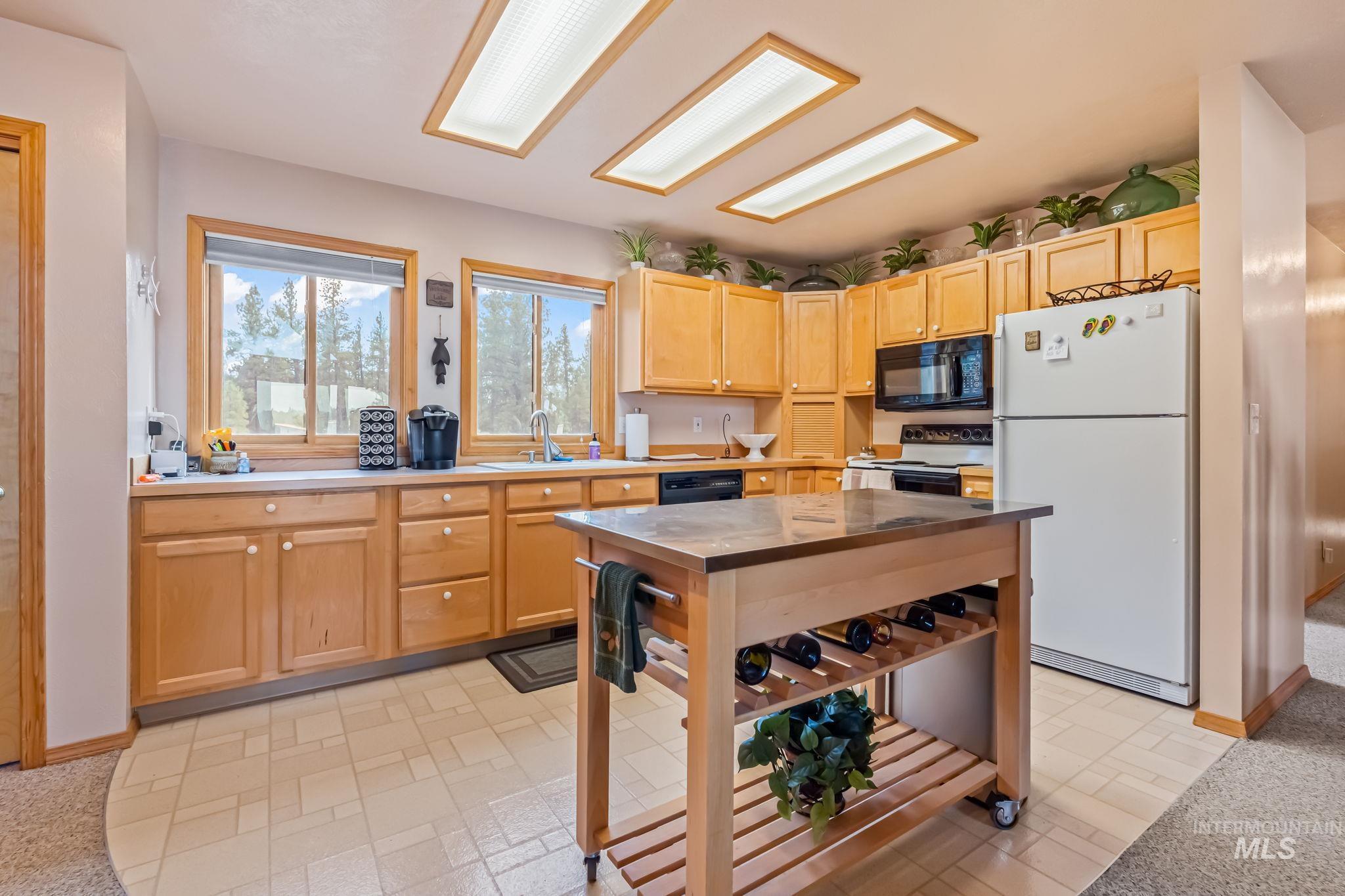 164 Shadows Trail Lane, Donnelly, Idaho 83615, 4 Bedrooms, 2.5 Bathrooms, Residential For Sale, Price $3,595,000, 98961430