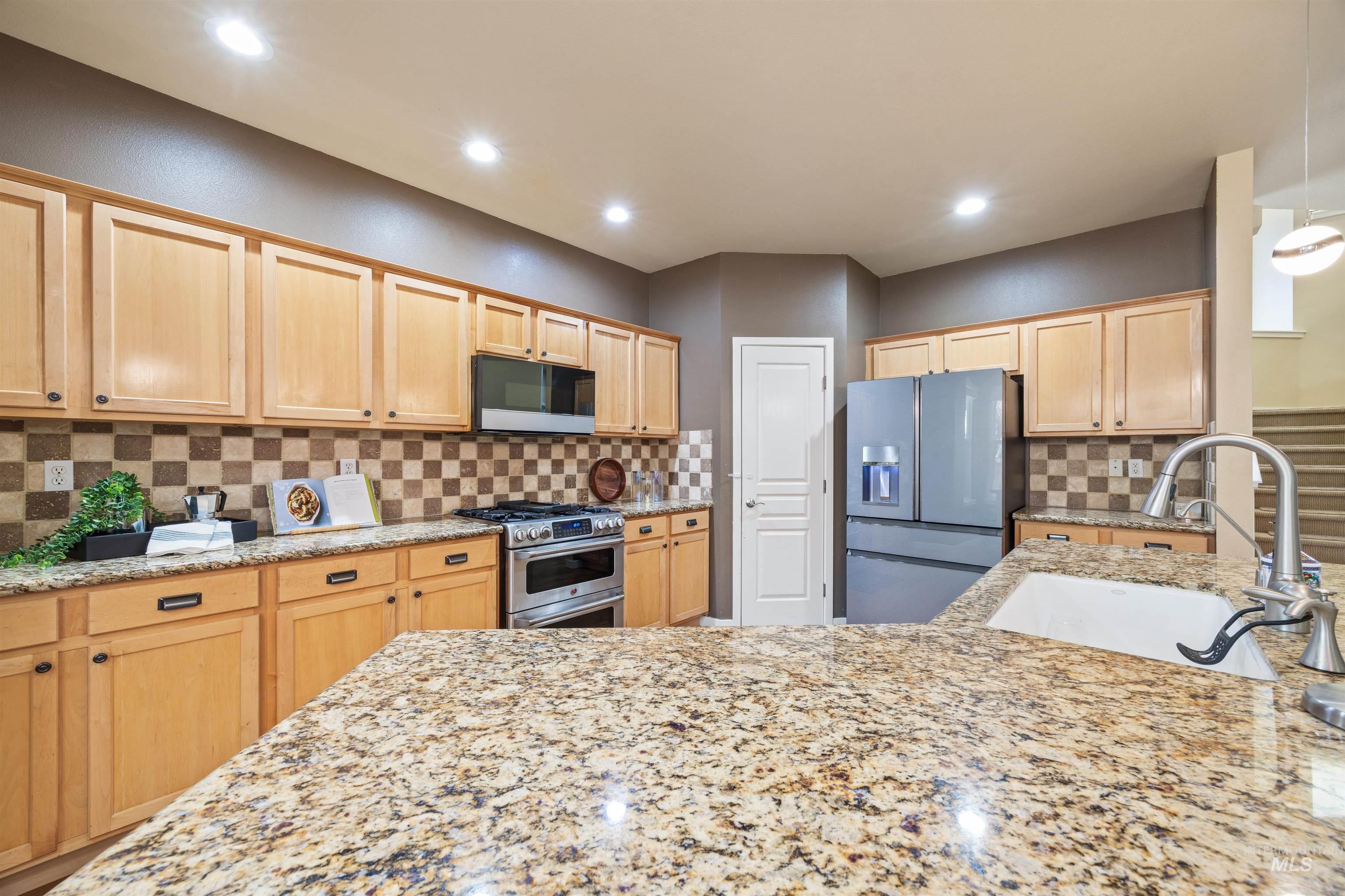 6112 E Gateway Court, Boise, Idaho 83716, 3 Bedrooms, 2.5 Bathrooms, Residential For Sale, Price $835,000, 98961445