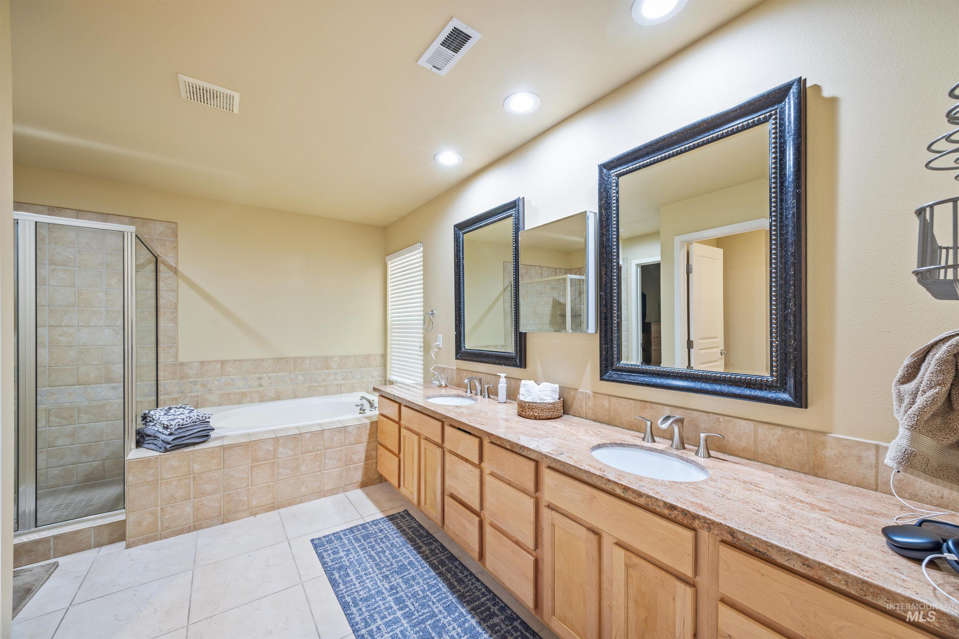 6112 E Gateway Court, Boise, Idaho 83716, 3 Bedrooms, 2.5 Bathrooms, Residential For Sale, Price $835,000, 98961445