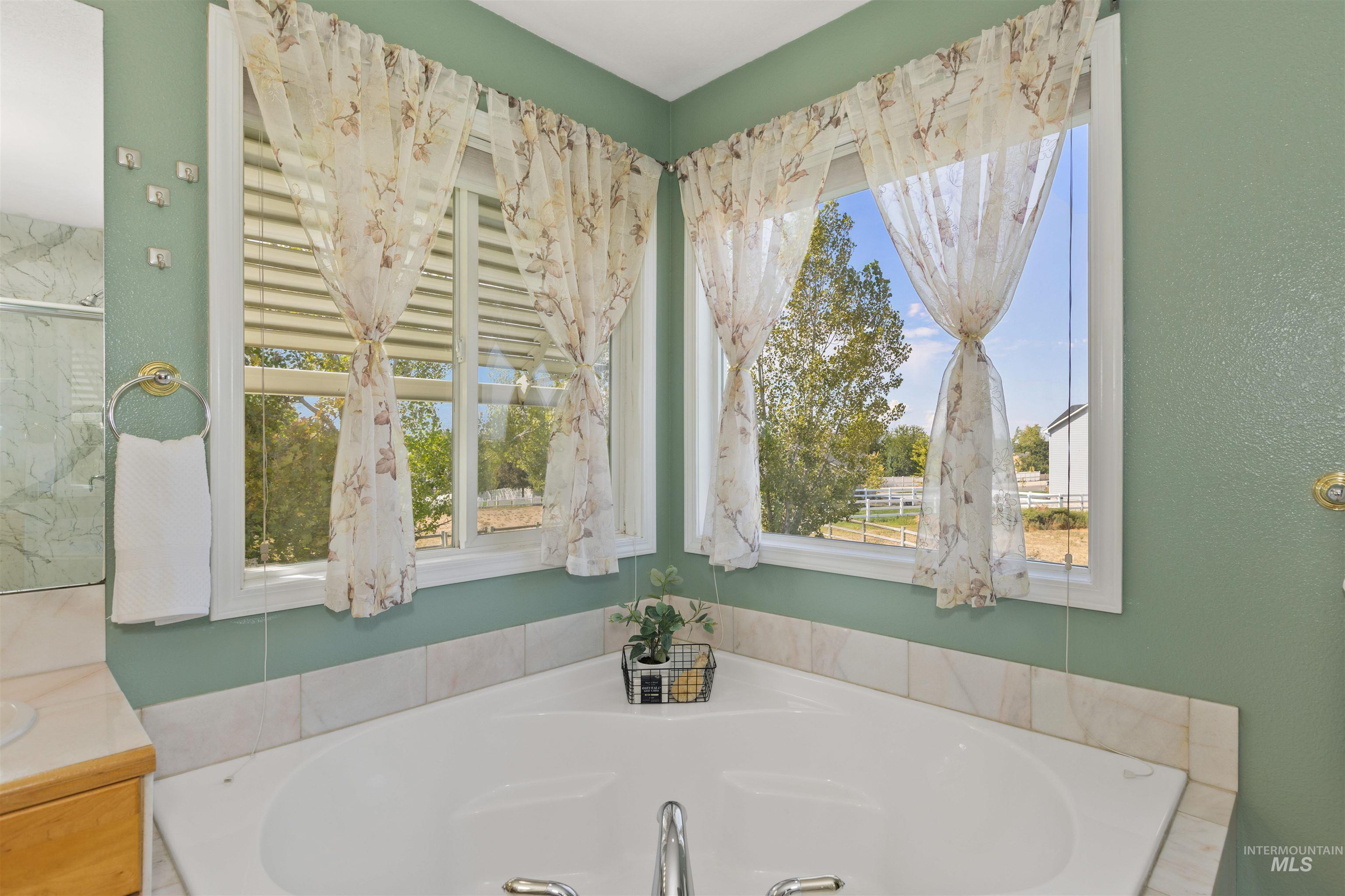 3315 S Stanford St., Nampa, Idaho 83686, 4 Bedrooms, 3 Bathrooms, Residential For Sale, Price $779,000, 98961454