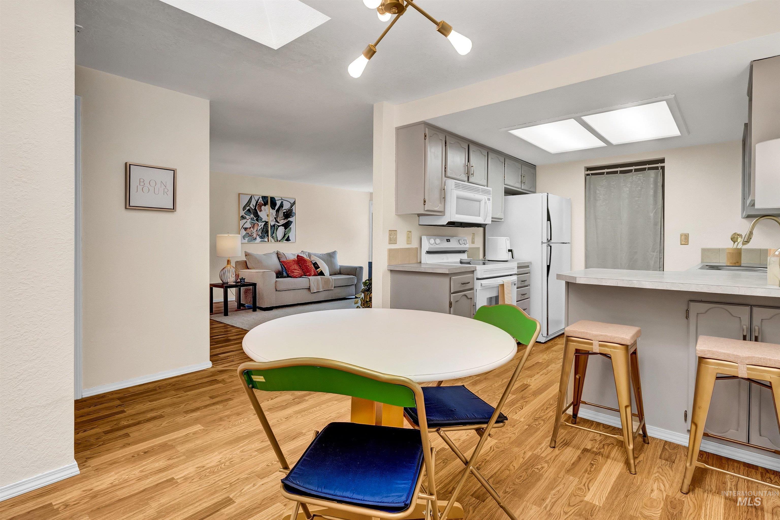 868 S Phillippi St, Boise, Idaho 83705-1935, 2 Bedrooms, 1 Bathroom, Residential For Sale, Price $349,000, 98961467