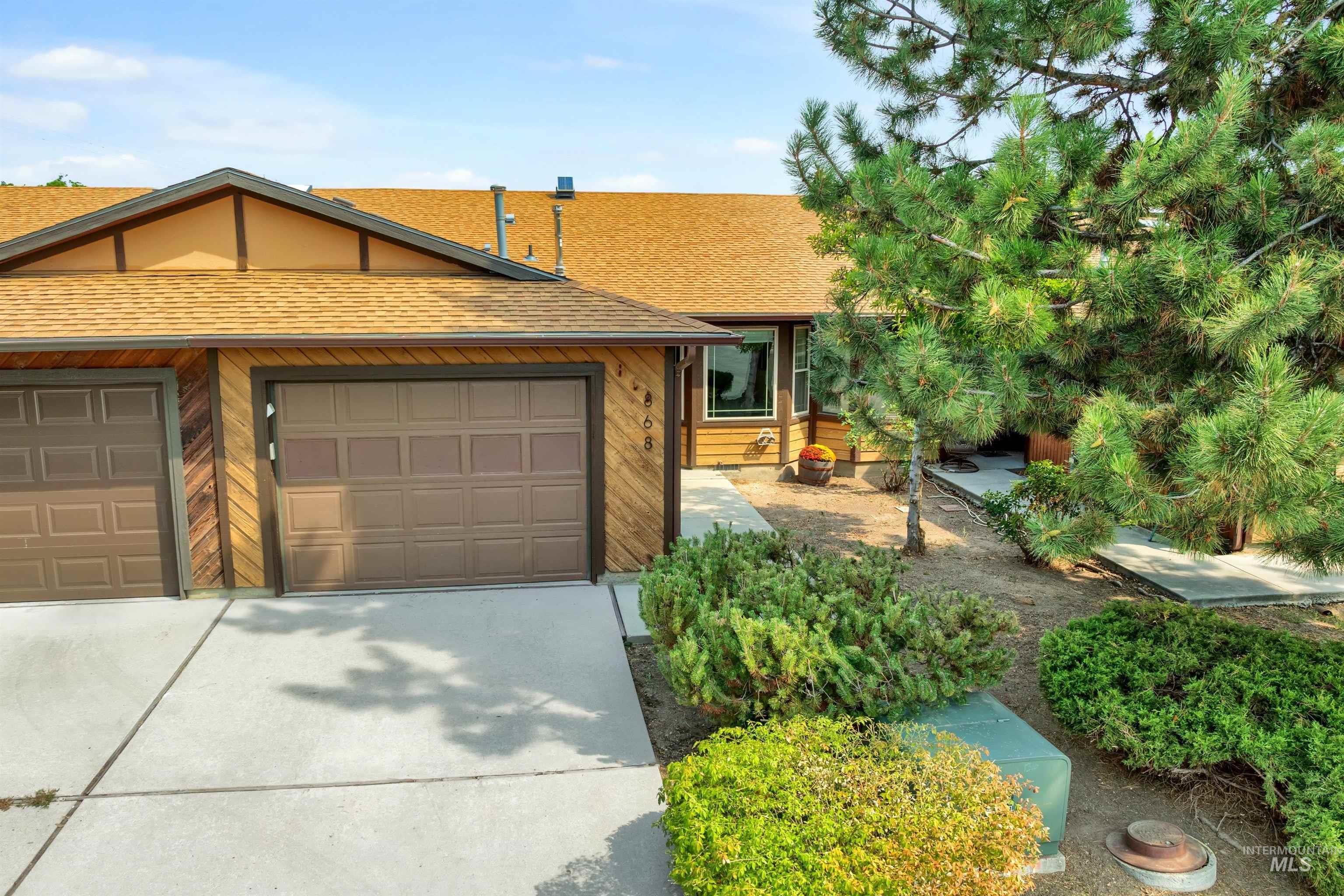 868 S Phillippi St, Boise, Idaho 83705-1935, 2 Bedrooms, 1 Bathroom, Residential For Sale, Price $349,000, 98961467