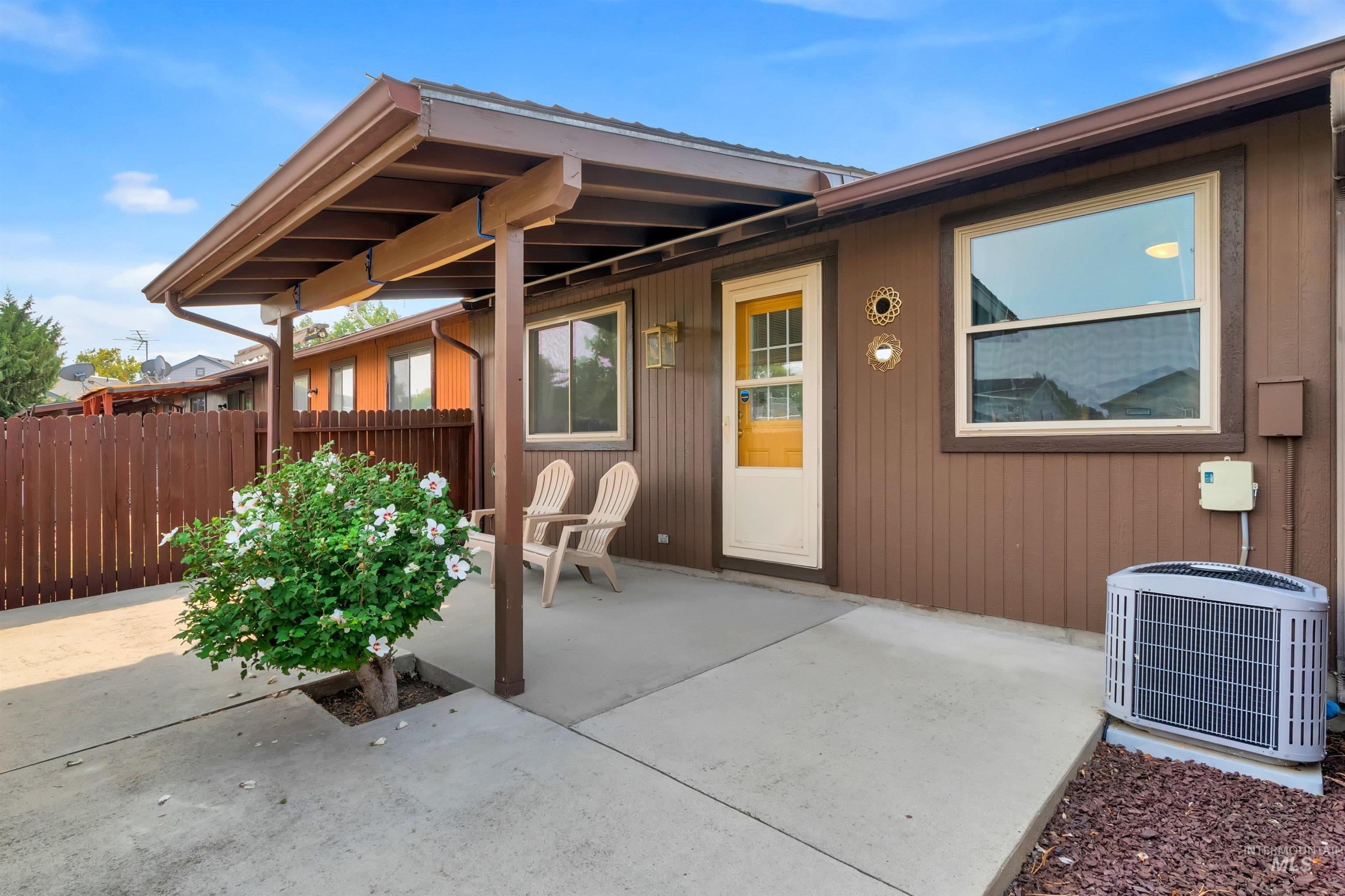 868 S Phillippi St, Boise, Idaho 83705-1935, 2 Bedrooms, 1 Bathroom, Residential For Sale, Price $349,000, 98961467