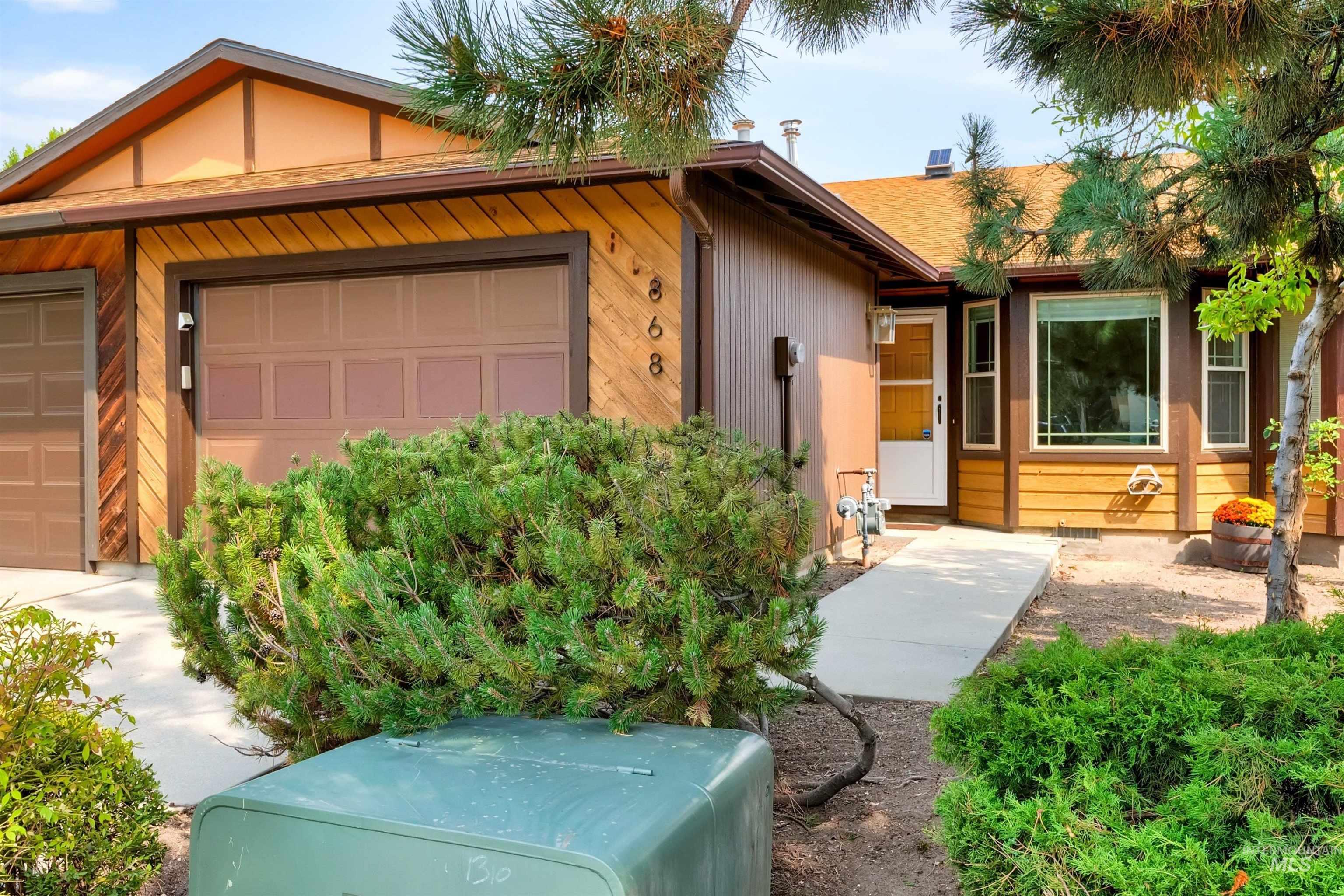 868 S Phillippi St, Boise, Idaho 83705-1935, 2 Bedrooms, 1 Bathroom, Residential For Sale, Price $349,000, 98961467