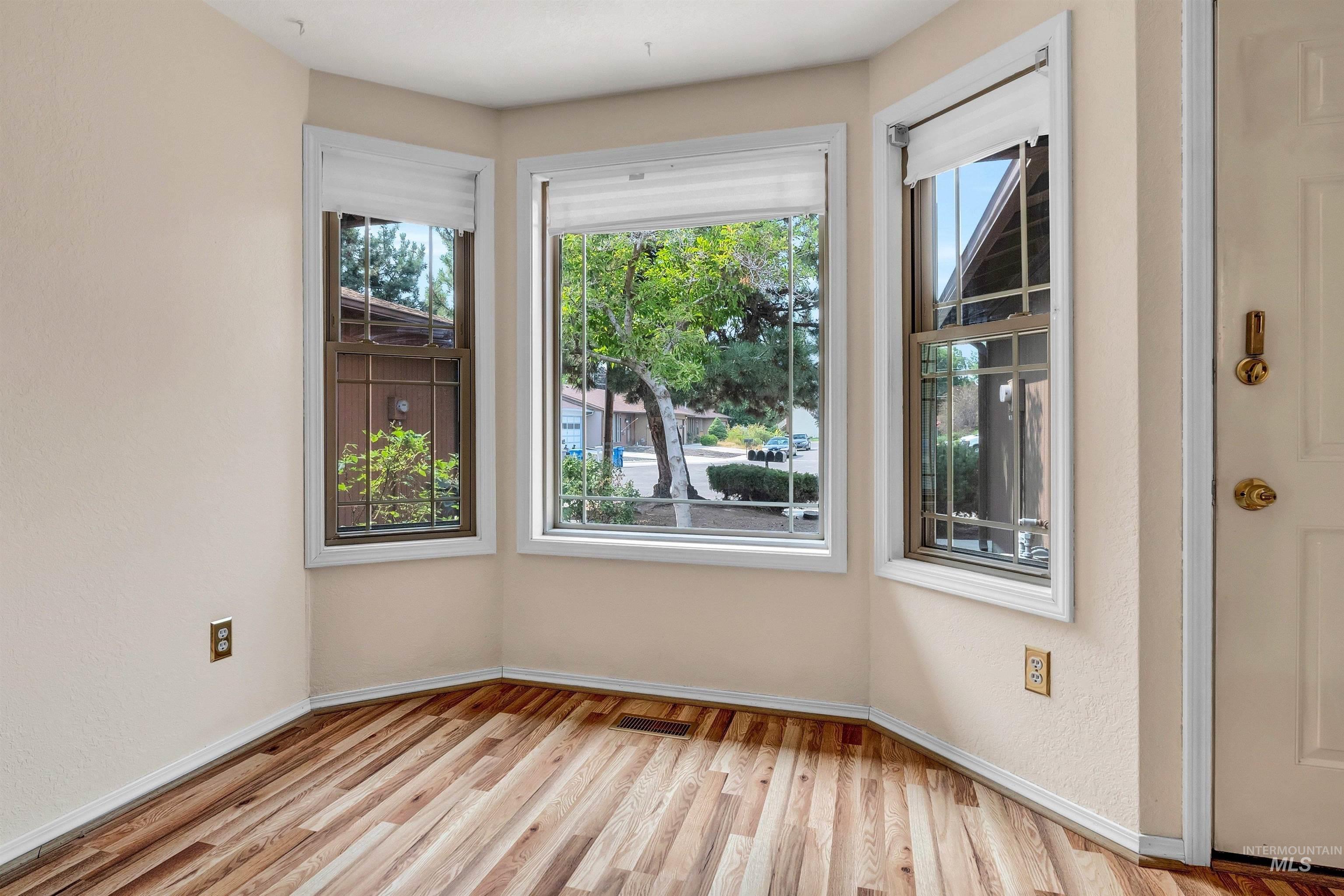 868 S Phillippi St, Boise, Idaho 83705-1935, 2 Bedrooms, 1 Bathroom, Residential For Sale, Price $349,000, 98961467