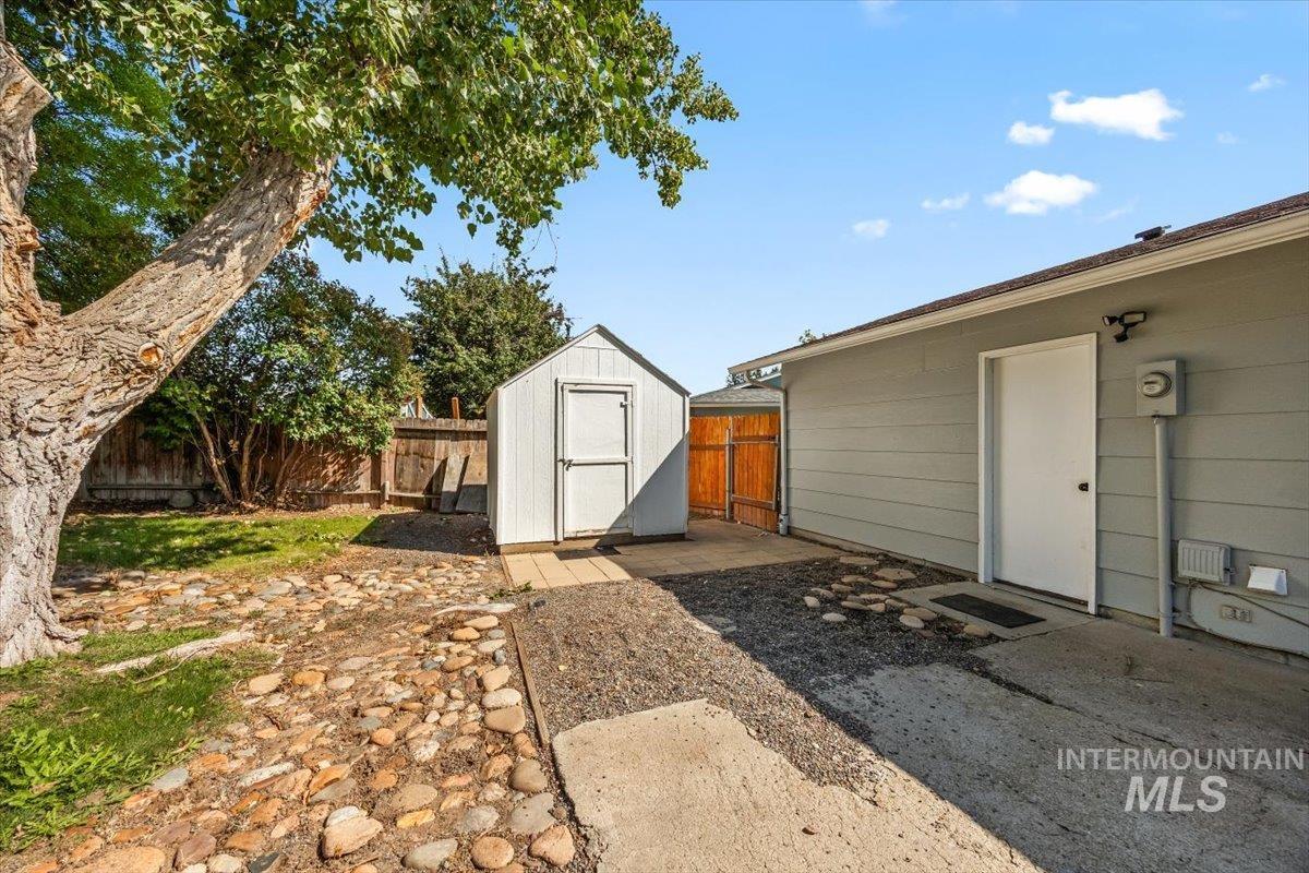762 W Mendi Pl, Kuna, Idaho 83634, 3 Bedrooms, 1 Bathroom, Residential For Sale, Price $350,000, 98961475