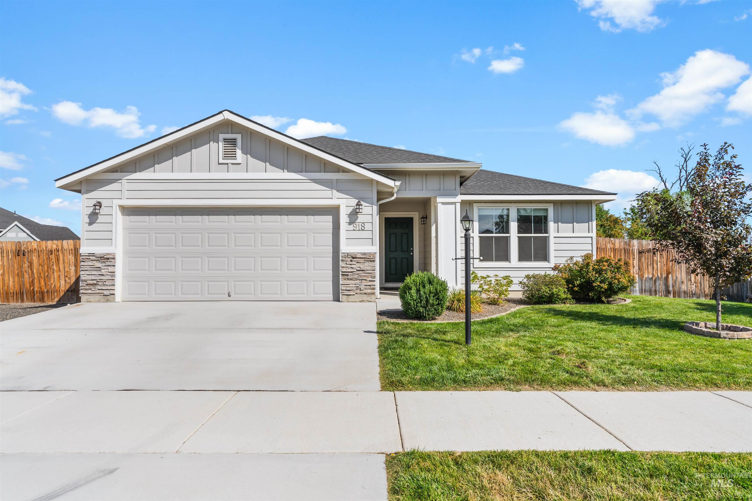 918 Quartzite Ave, Middleton, Idaho 83644, 3 Bedrooms, 2 Bathrooms, Residential For Sale, Price $399,000, 98961483