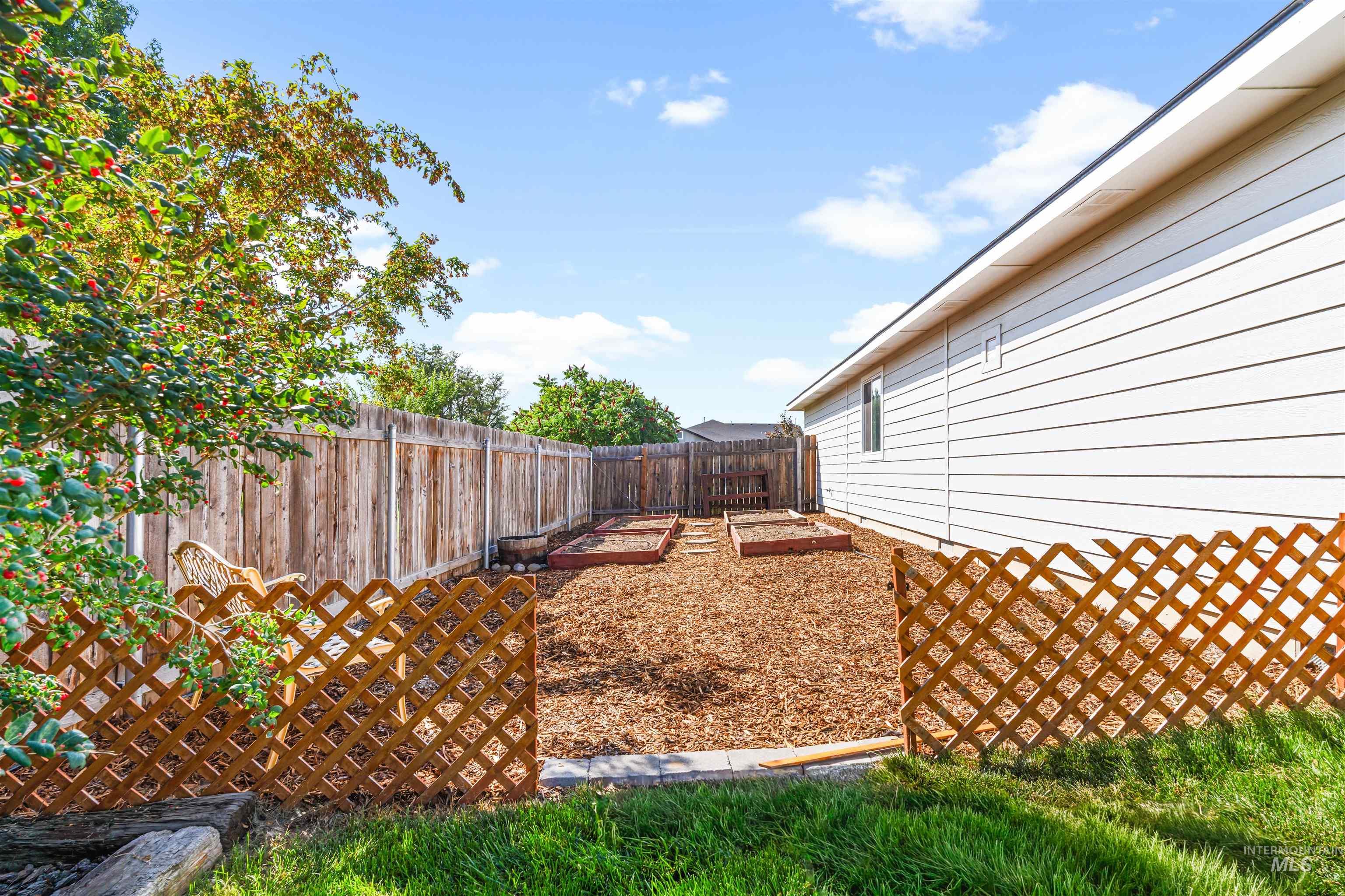 918 Quartzite Ave, Middleton, Idaho 83644, 3 Bedrooms, 2 Bathrooms, Residential For Sale, Price $399,000, 98961483
