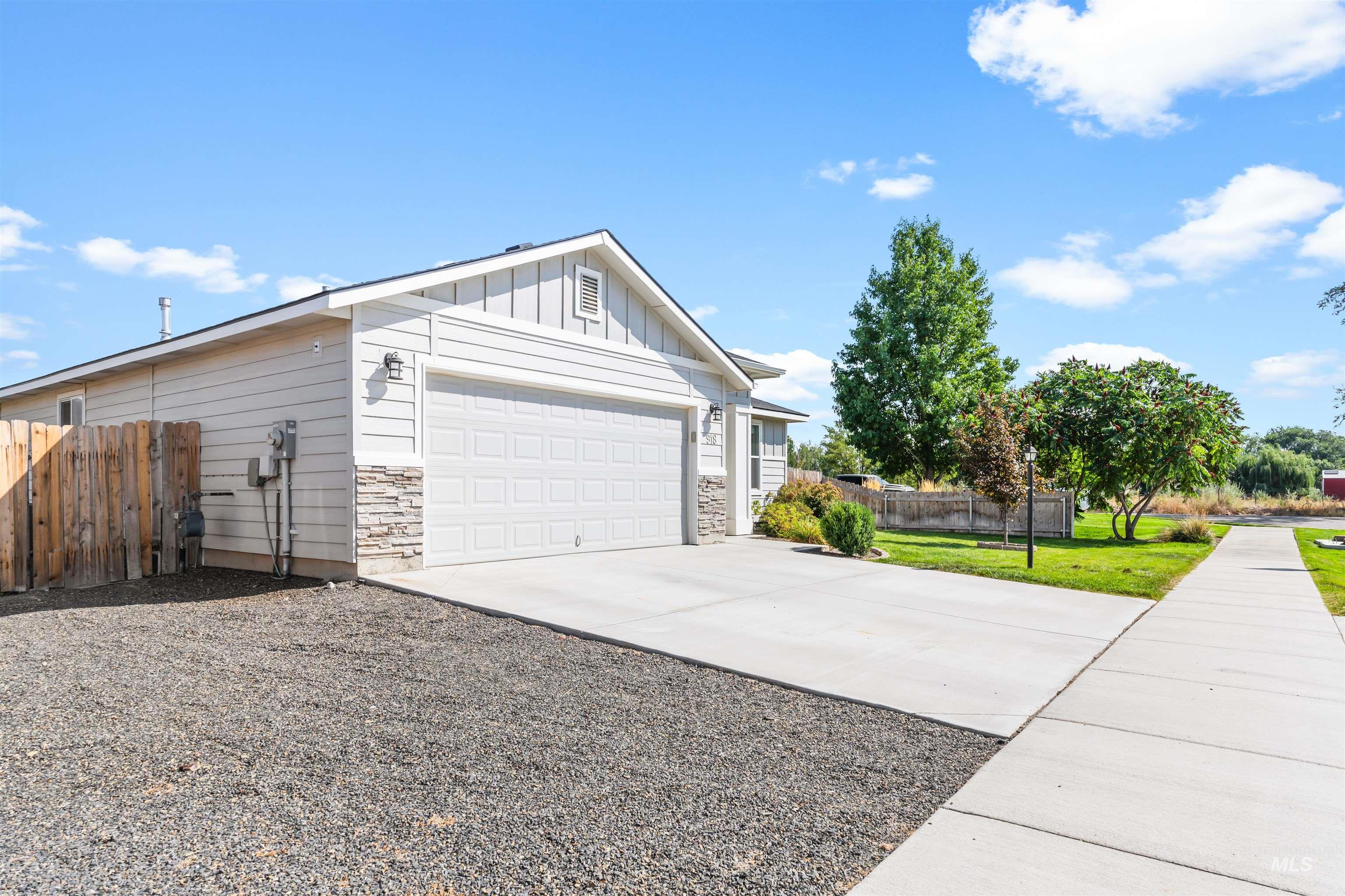 918 Quartzite Ave, Middleton, Idaho 83644, 3 Bedrooms, 2 Bathrooms, Residential For Sale, Price $399,000, 98961483