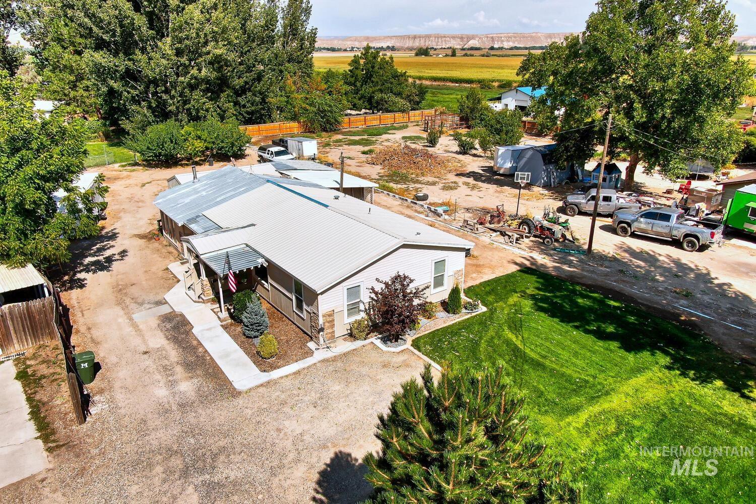 3334 NW 2nd Ave, New Plymouth, Idaho 83655-5050, 2 Bedrooms, 2 Bathrooms, Residential For Sale, Price $325,000, 98961494