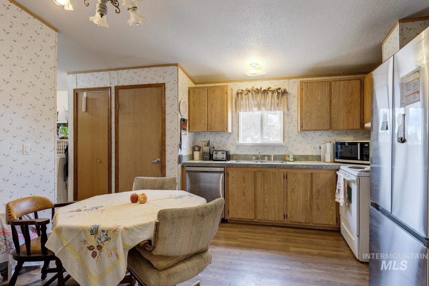 3334 NW 2nd Ave, New Plymouth, Idaho 83655-5050, 2 Bedrooms, 2 Bathrooms, Residential For Sale, Price $325,000, 98961494