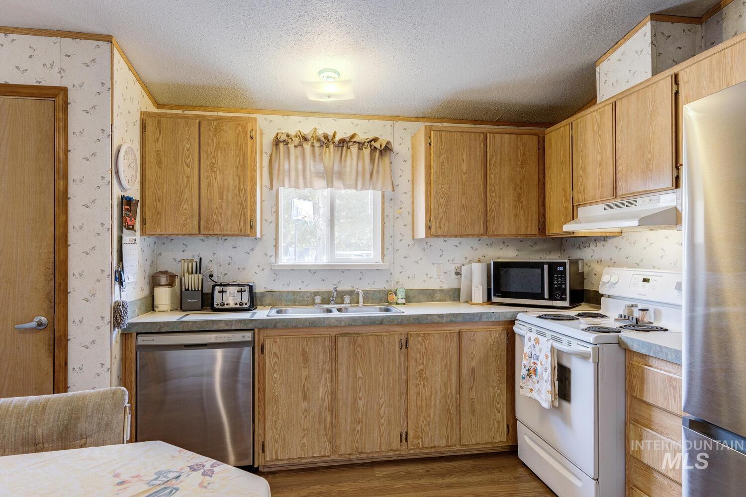 3334 NW 2nd Ave, New Plymouth, Idaho 83655-5050, 2 Bedrooms, 2 Bathrooms, Residential For Sale, Price $325,000, 98961494