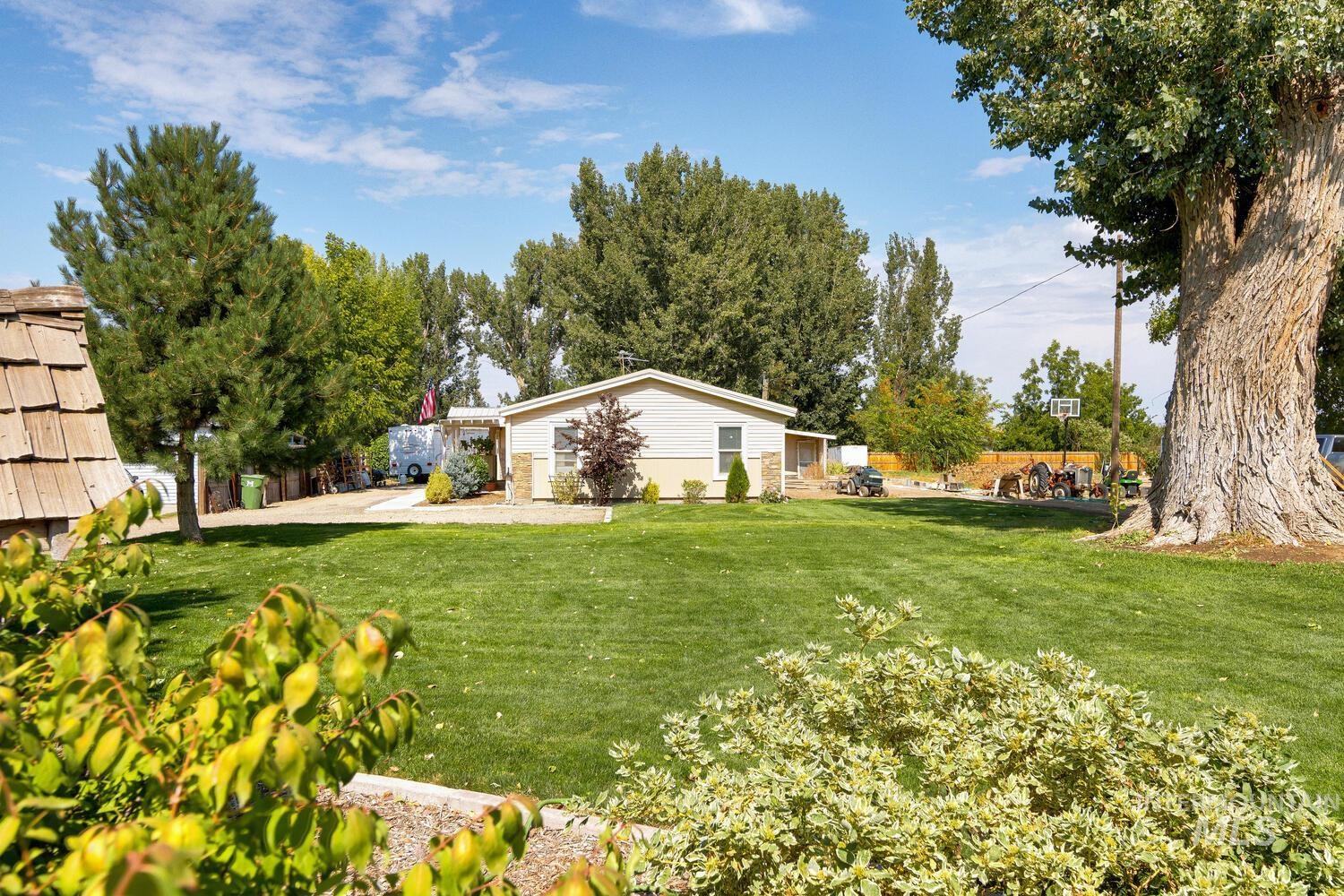 3334 NW 2nd Ave, New Plymouth, Idaho 83655-5050, 2 Bedrooms, 2 Bathrooms, Residential For Sale, Price $325,000, 98961494