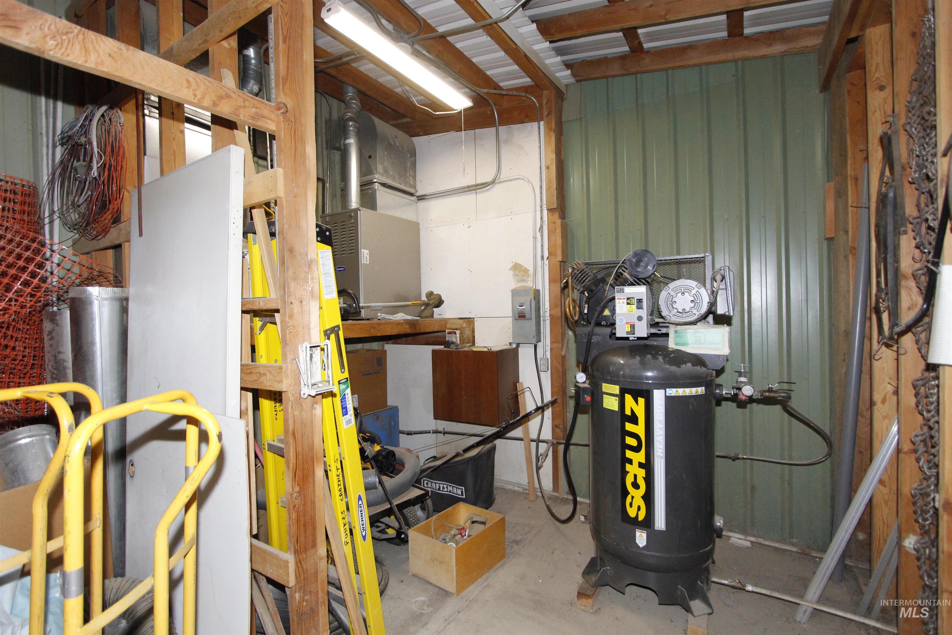 Utilities featuring heating unit