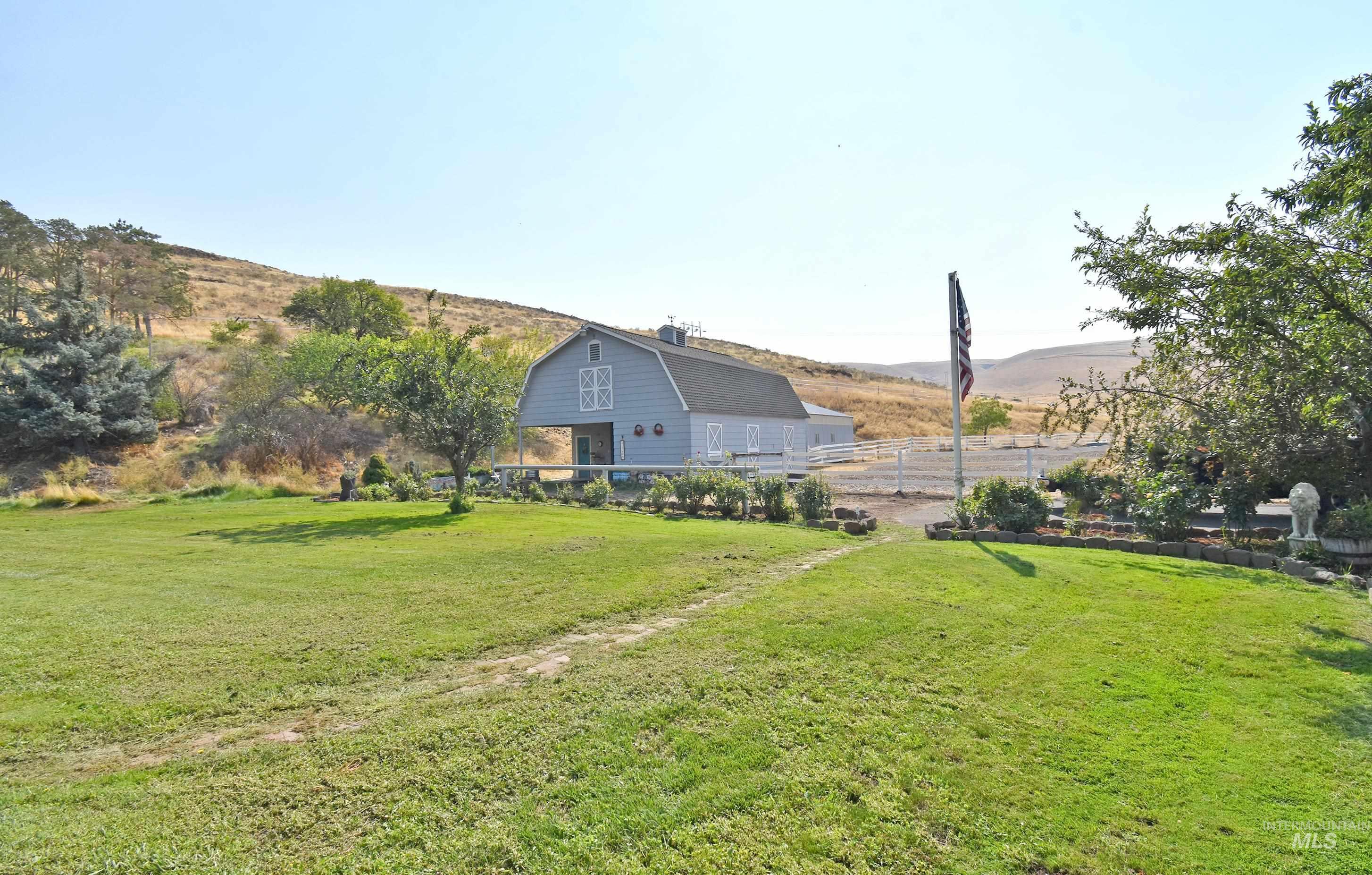 531 Silcott Road, Clarkston, Washington 99403, 3 Bedrooms, 2.5 Bathrooms, Residential For Sale, Price $1,500,000, 98961508